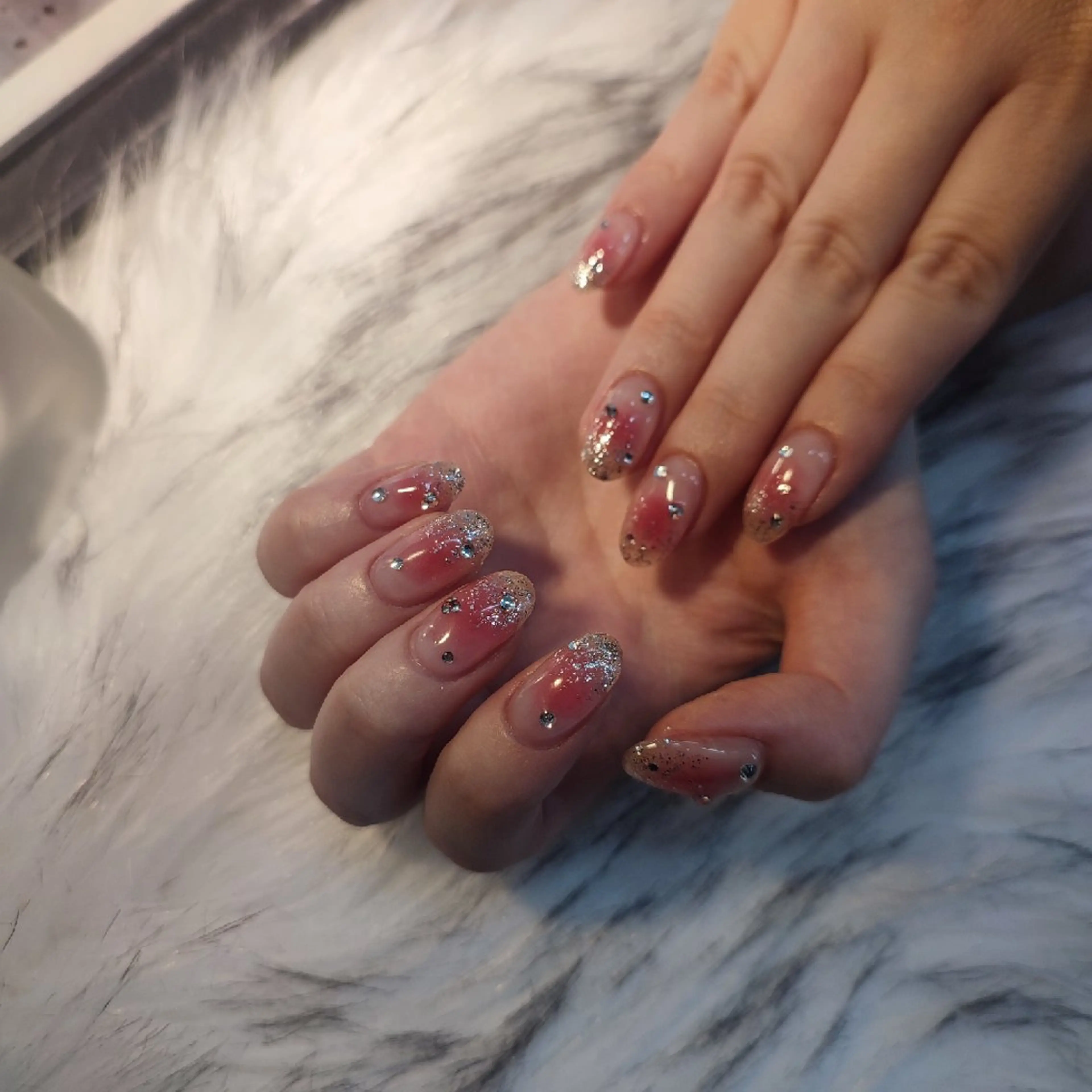 ネイル ハンドネイル RUNWAY 　　の眉毛・アイブロウイメージ