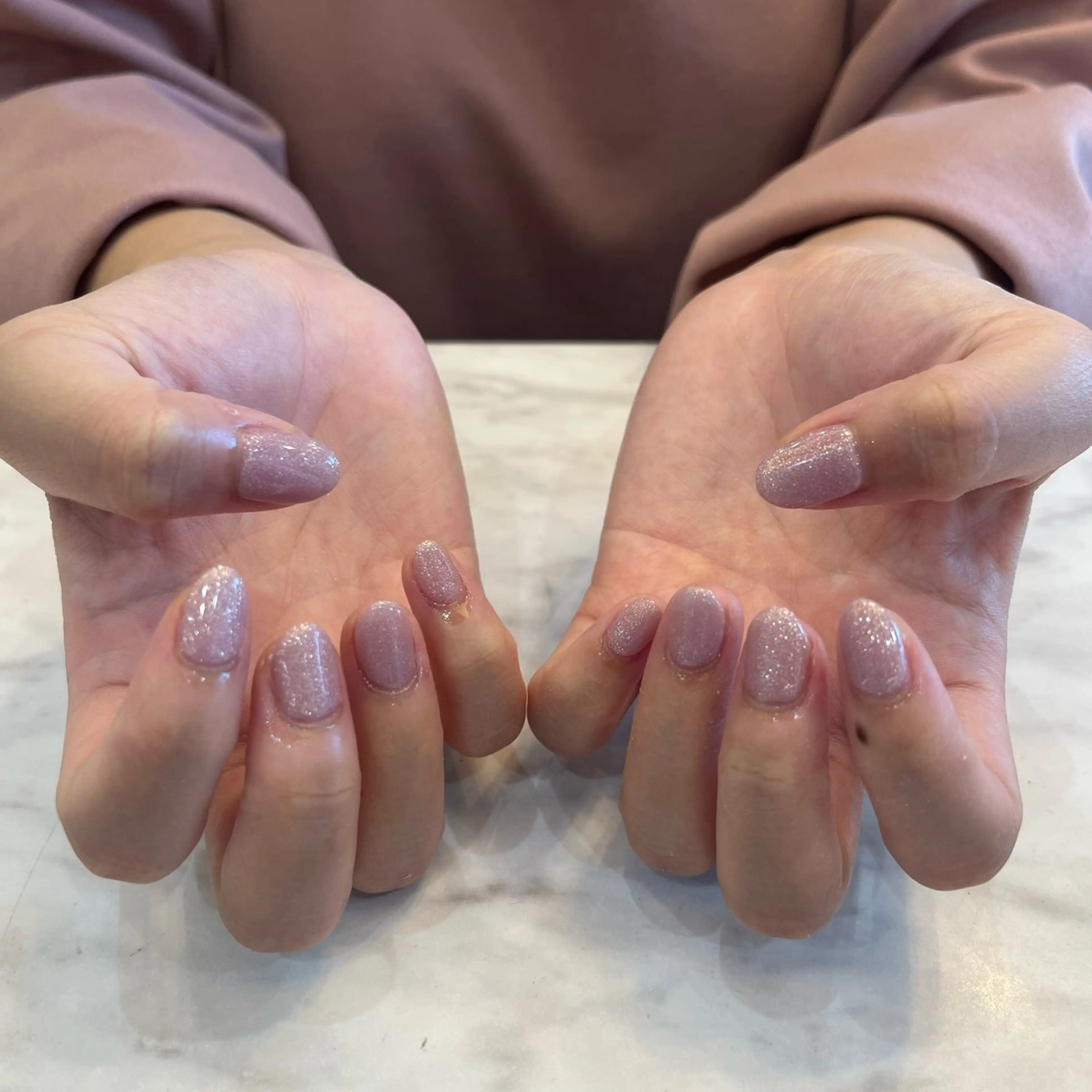 ネイル キラキラネイル ワンカラーネイル ピンク ハンドネイル arl nail💅yuriのネイルデザイン