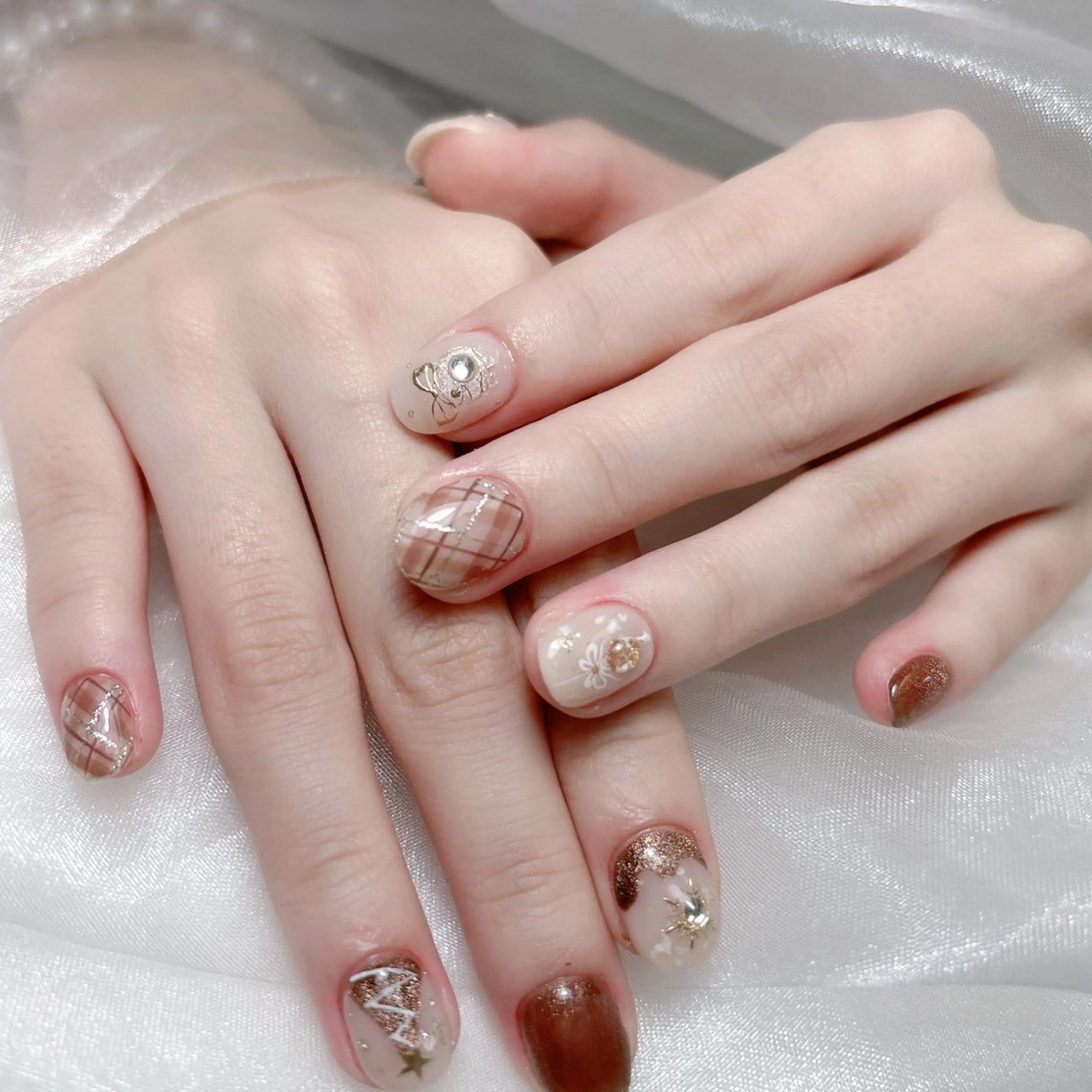 ネイル 成人式 ジェルネイル ロングネイル マグネットネイル ミディアムネイル ハンドネイル MoMoA Nail ネイル長さ出し専門店のネイルデザイン