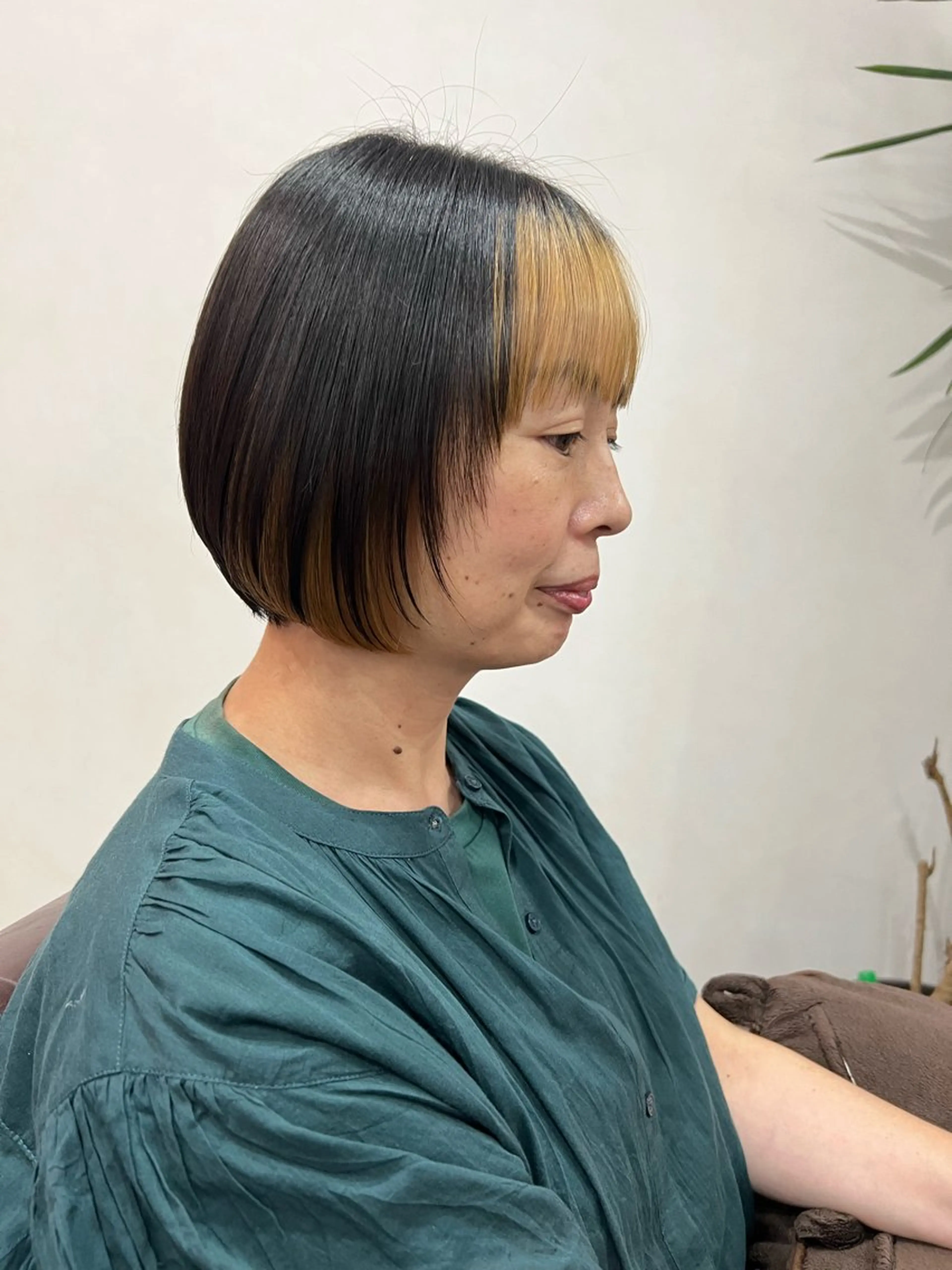 ショート ボブ 顔周りカット レイヤーカット 佐々木 愛実のヘアスタイル