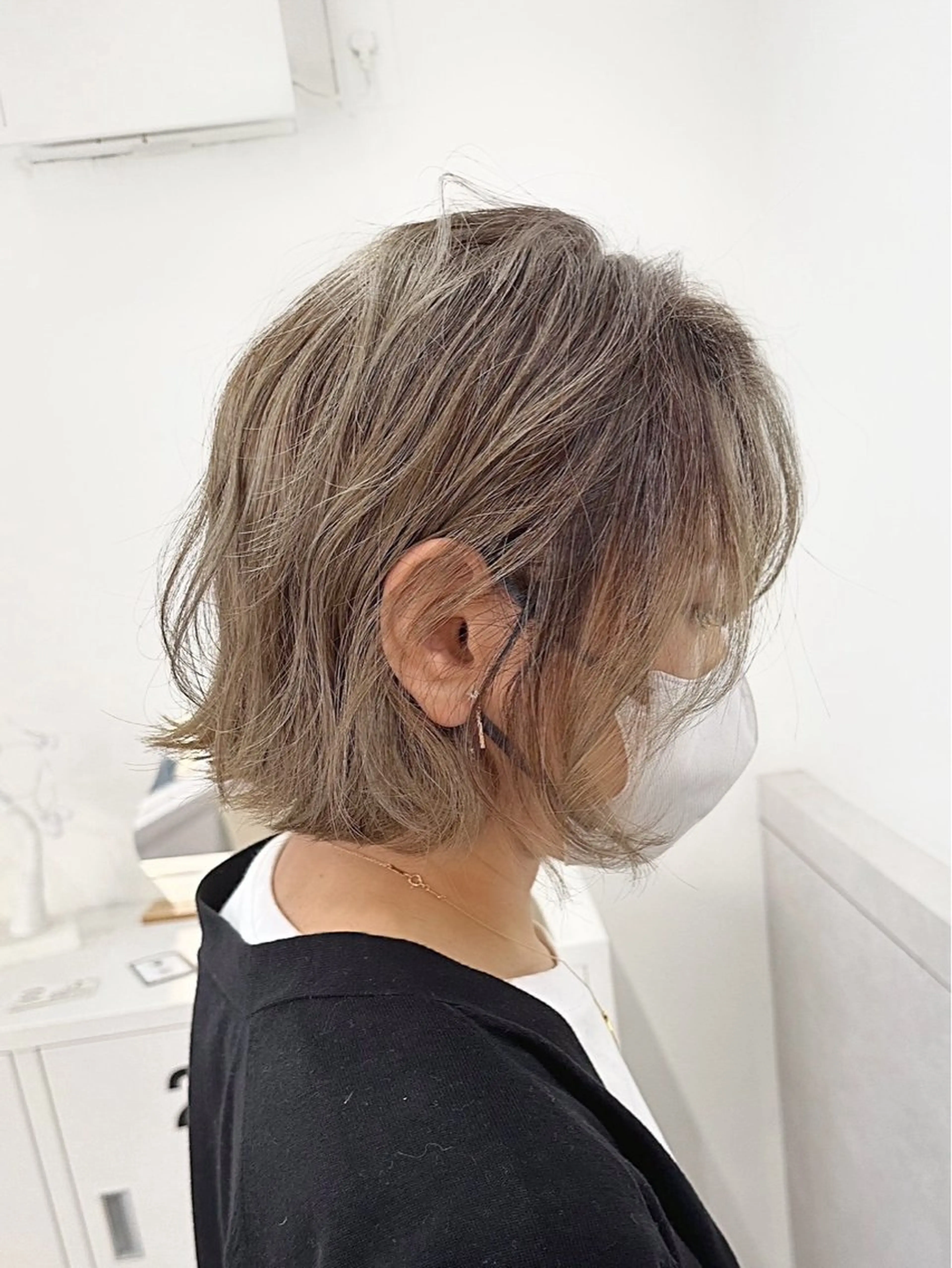 ショート カラー アッシュ ベージュカラー ブリーチ グレージュ ハイトーンカラー hair salon suiw所属・suiw ♡AYA♡のヘアスタイル