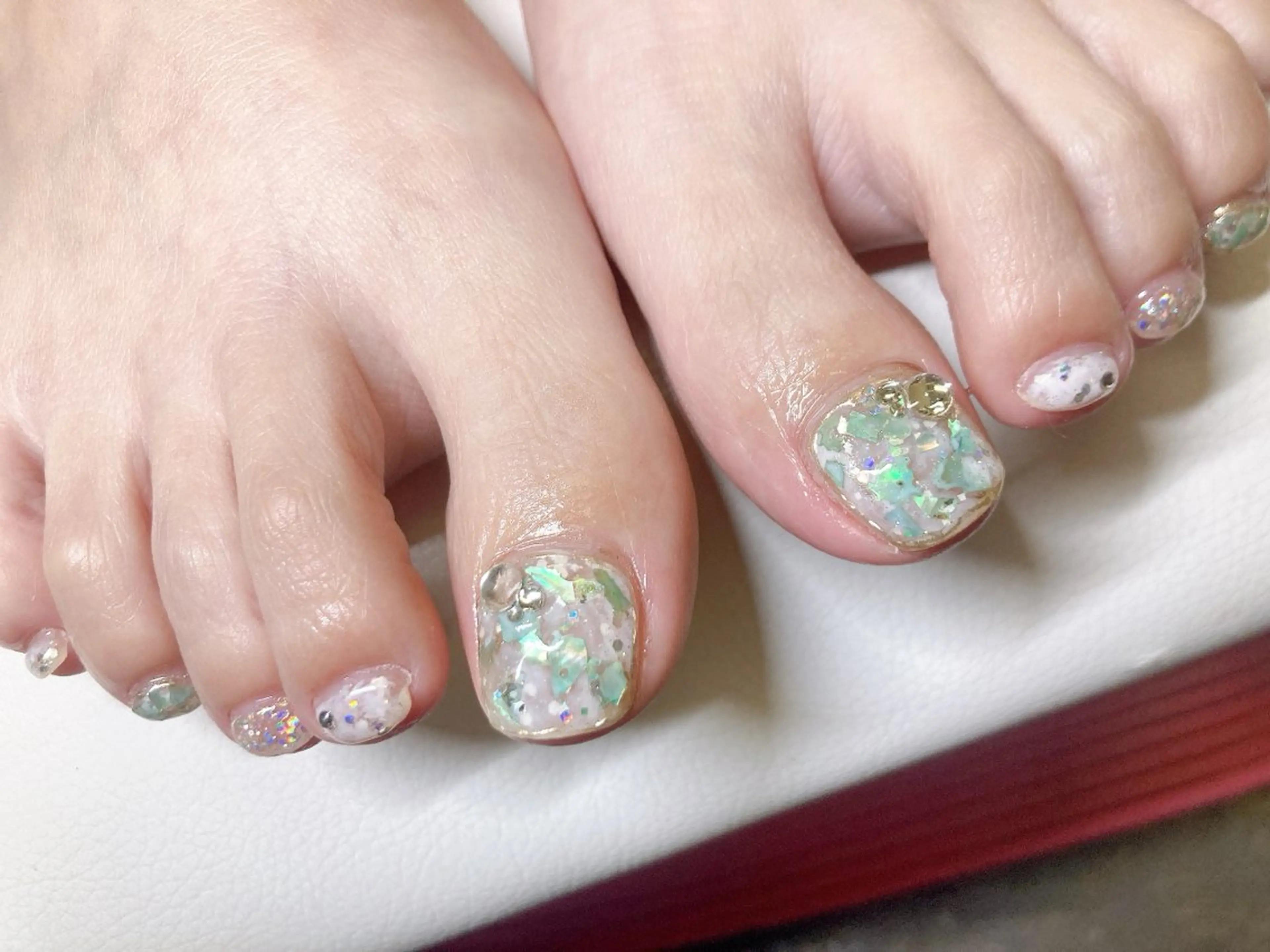 ネイル ECLAT エクラ所属・寺山 千鶴のネイルデザイン