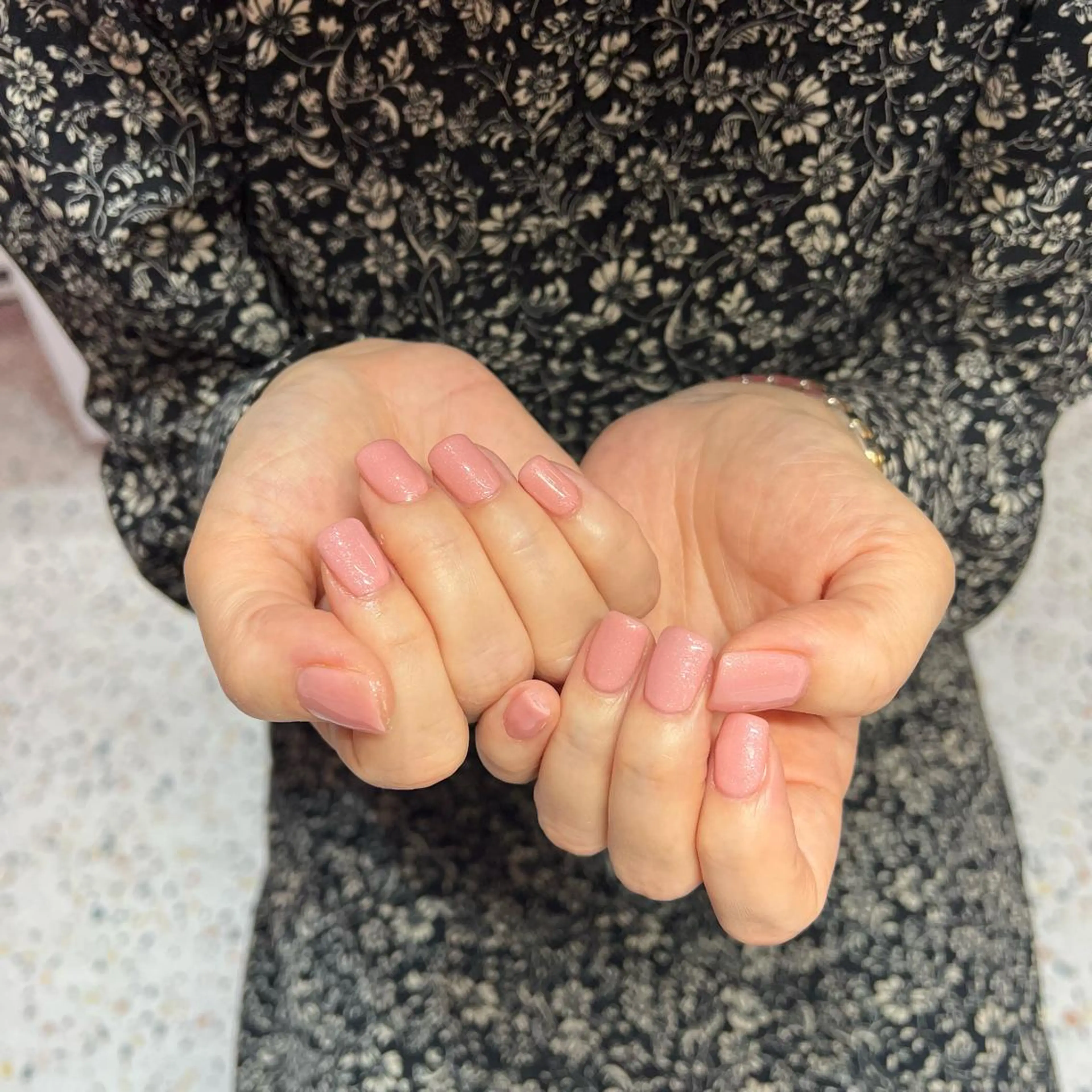 ネイル ラメ(グリッター) ピンク GO TODAY シェアサロン 原宿Riora店所属・nail｡𖦹° KARINのネイルデザイン