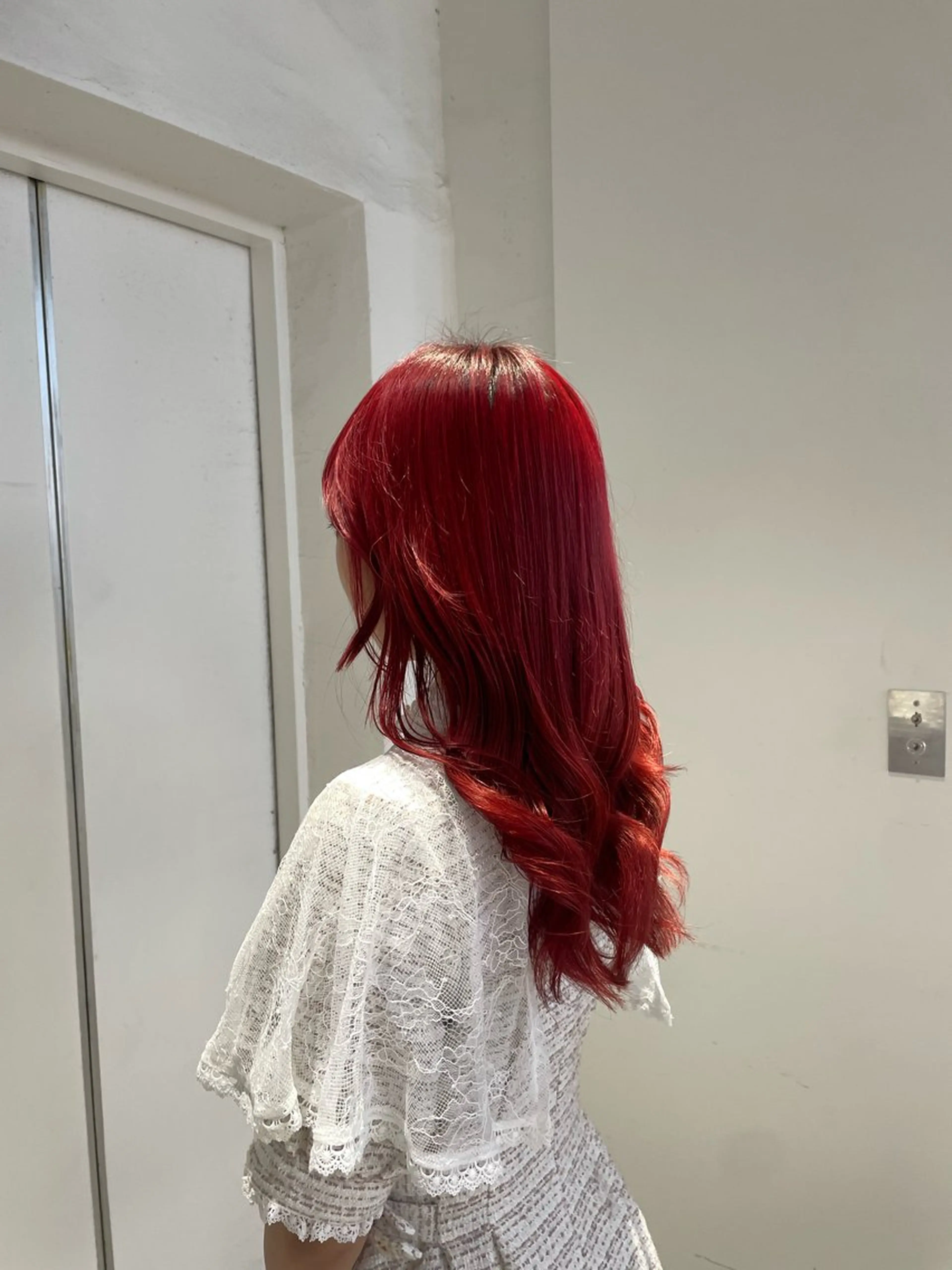 ミディアム カラー ヘアカラー 🌟暖色系ハイトーン 🌟AIのヘアスタイル