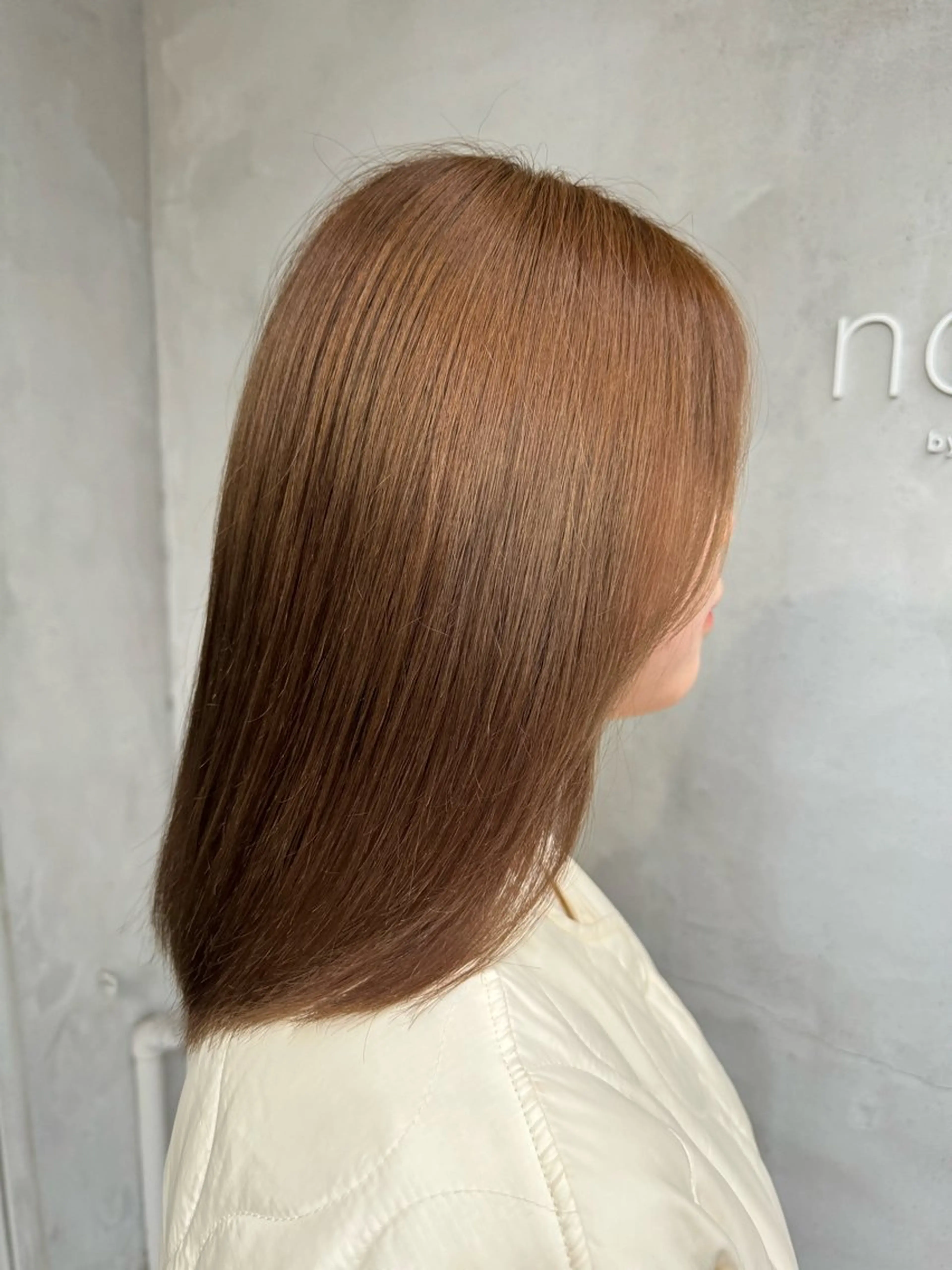 ミディアム カラー ベージュカラー 透明感カラー miyu .のヘアスタイル