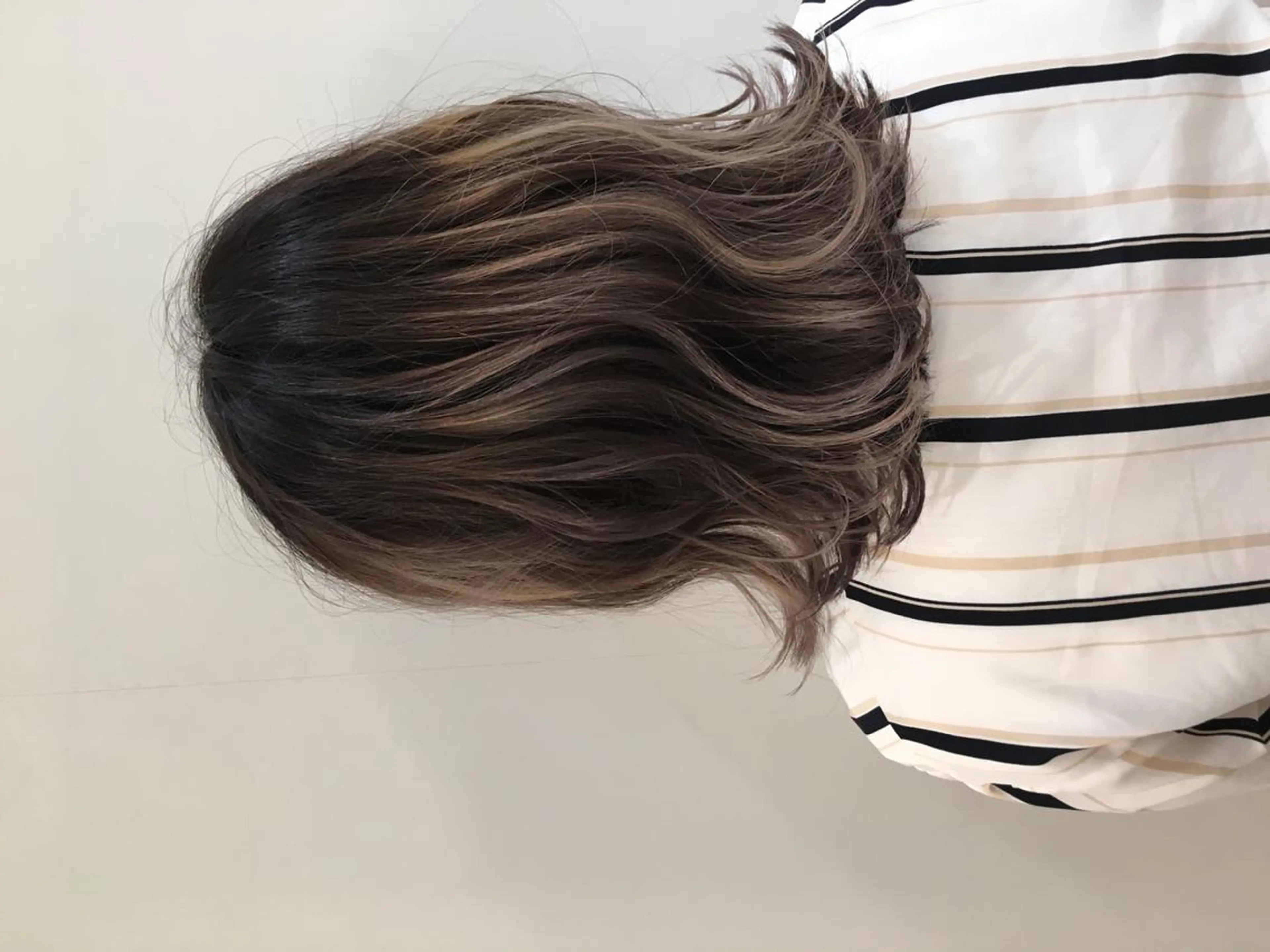 ミディアム カラー アディクシーカラー イルミナカラー due hair 京都駅前店 MILBON オージュア認定サロン【デューヘアー】所属・ハイトーンブリーチ 土坂　由志【京都】のヘアスタイル