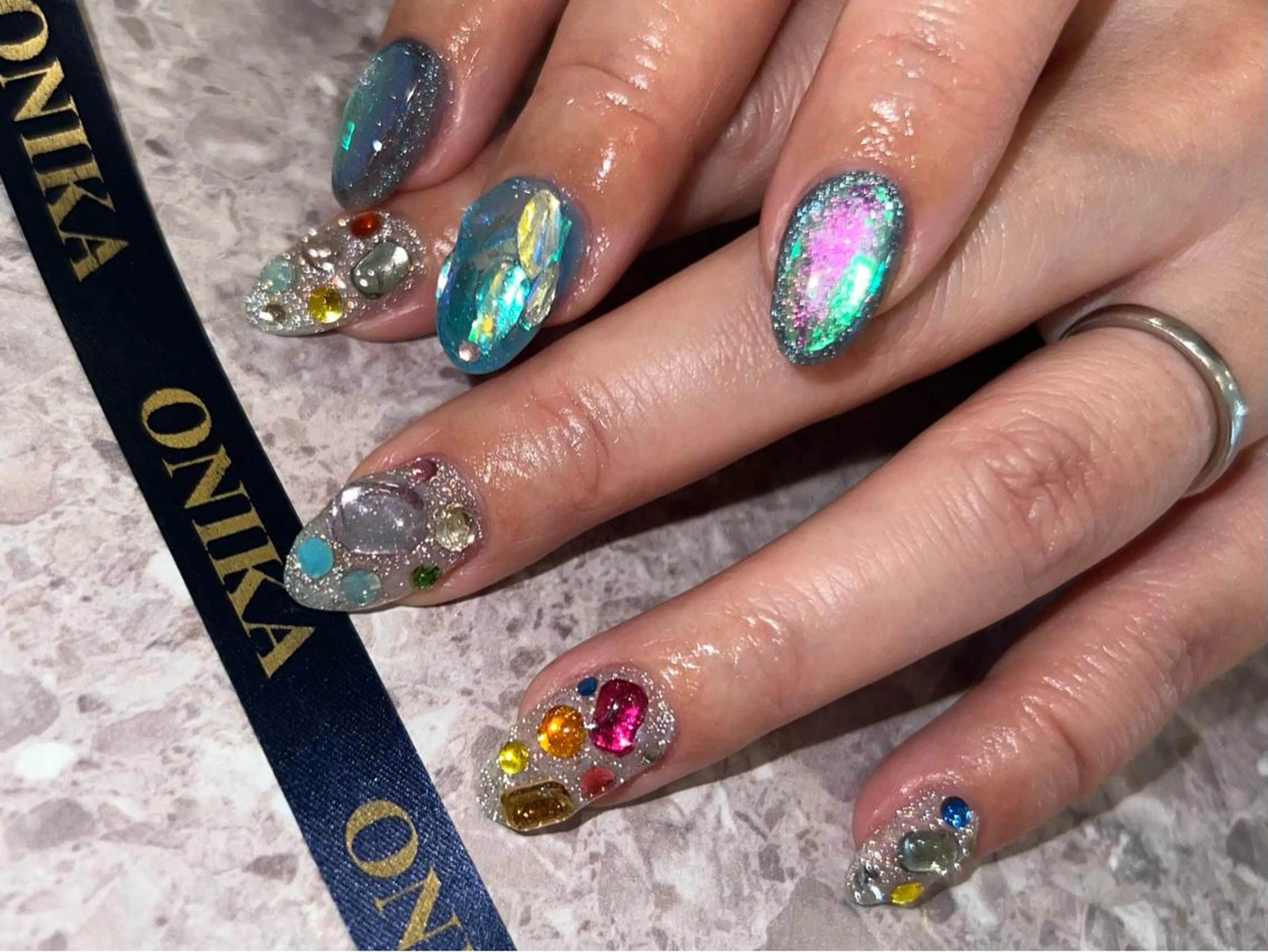 ミディアム ONIKA Nail 青山通り店所属・ONIKA Nail 表参道A4徒歩2分のネイルデザイン