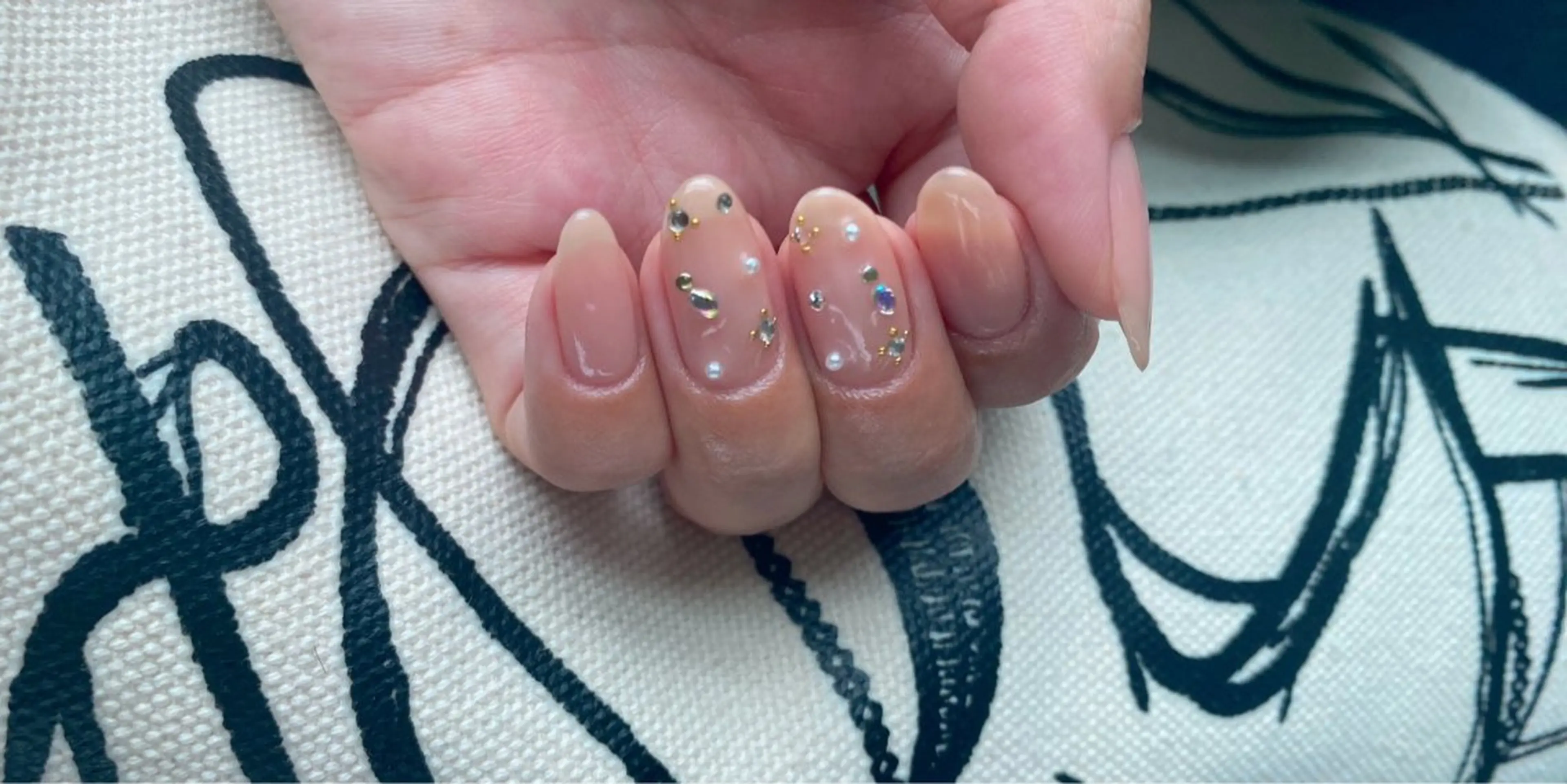 オフ込✨シンプルめなお持ち込みネイル💅🏻🌿の写真