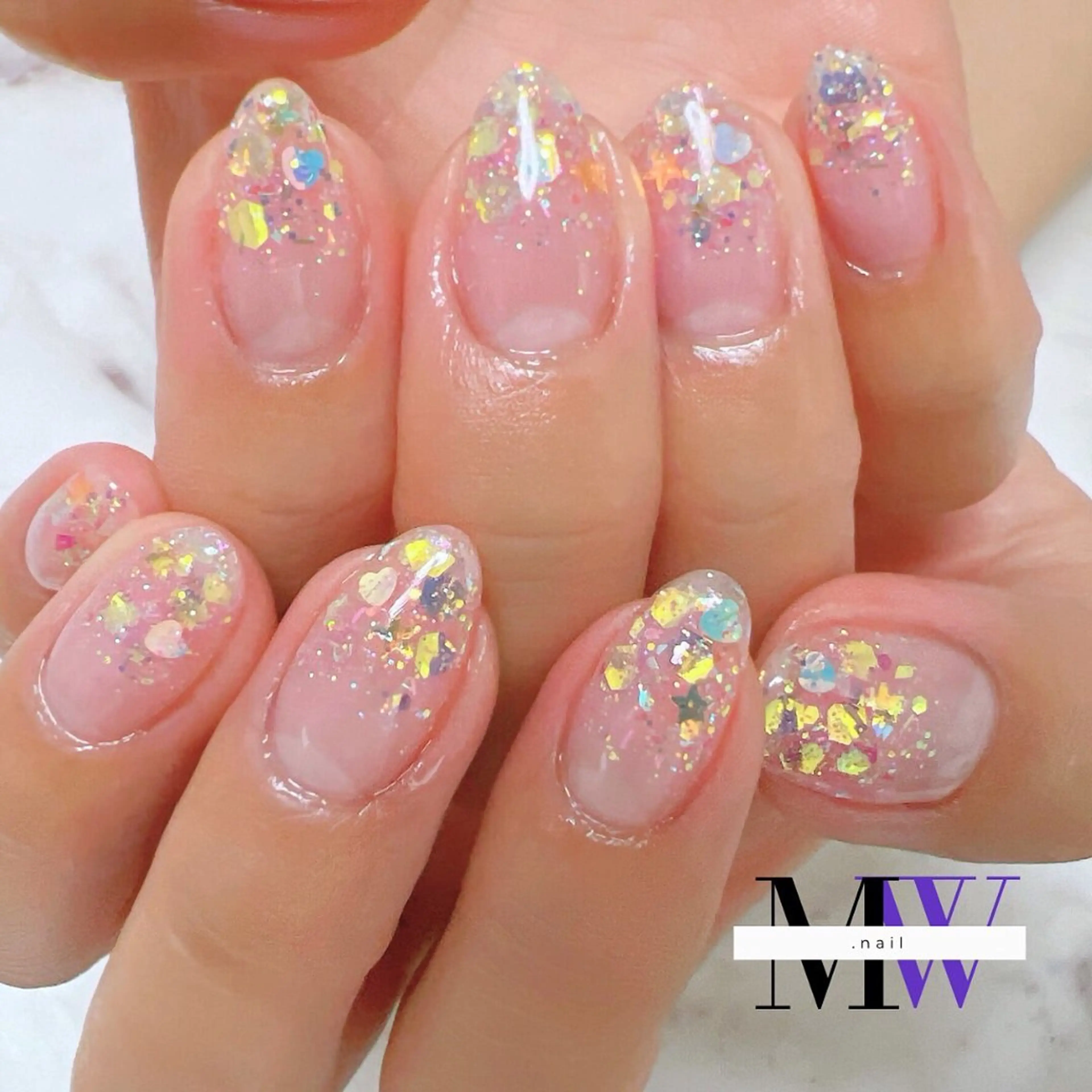 ハンドジェル　ラメグラデーションの写真