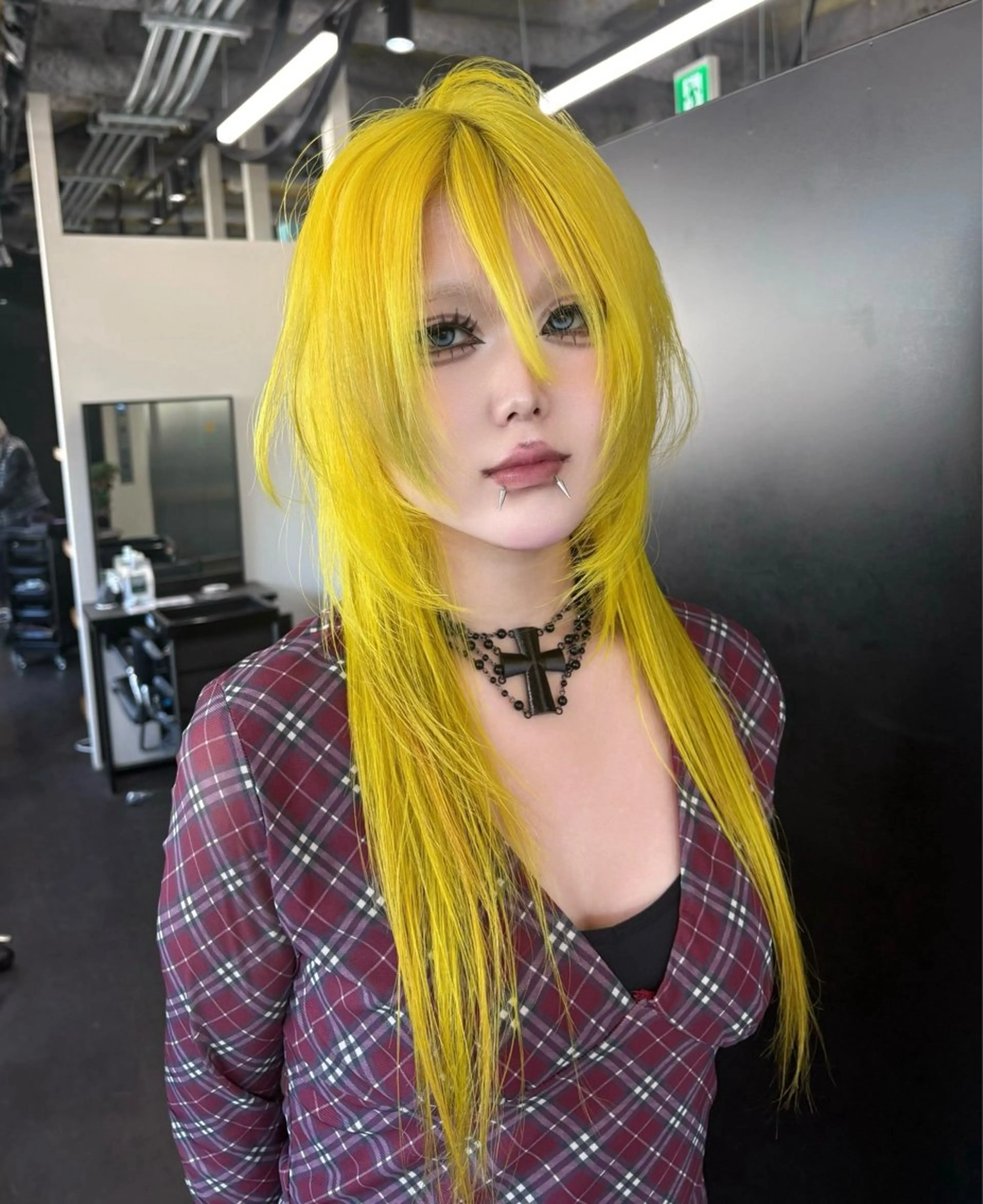 ロング カラー ブロンド イエローカラー カット ヘアカラー トリートメント Null原宿所属・jyui/原宿 ハイトーン/デザインのヘアスタイル