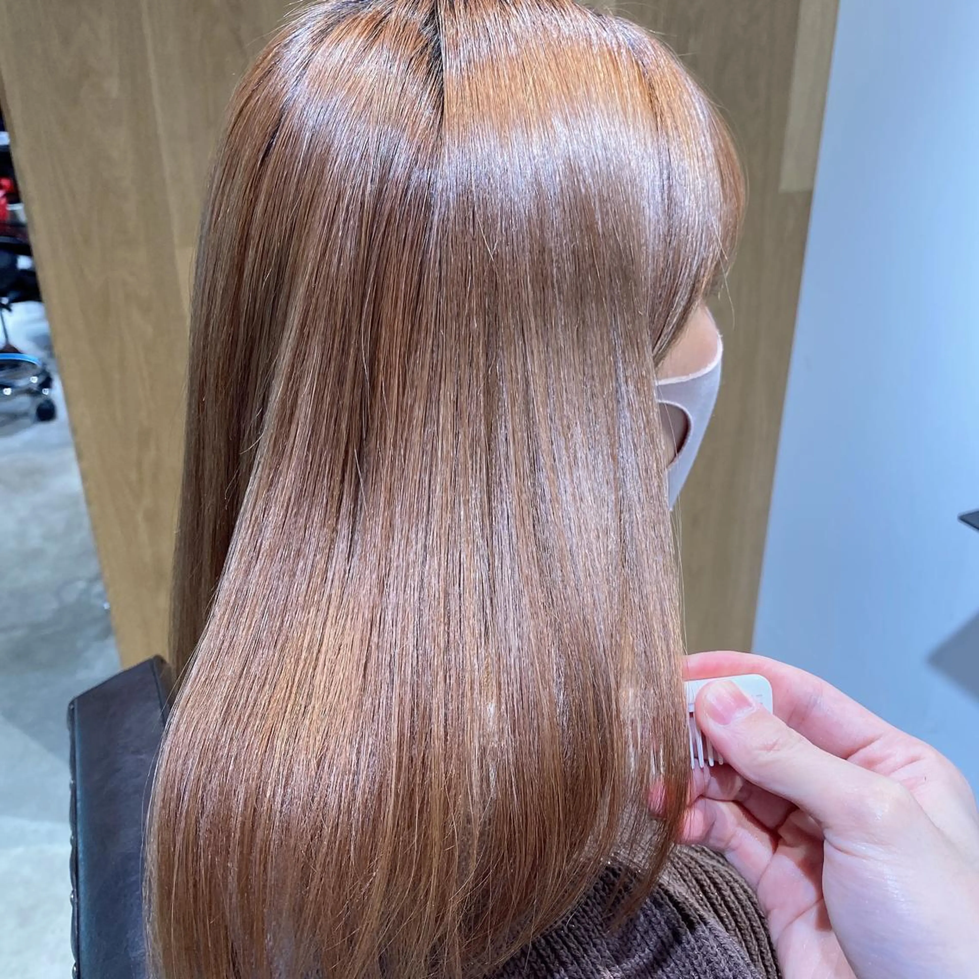 【髪質改善ネオメテオストレート】ミディアムヘア:髪質改善ストレートパーマ(カット込み)の写真