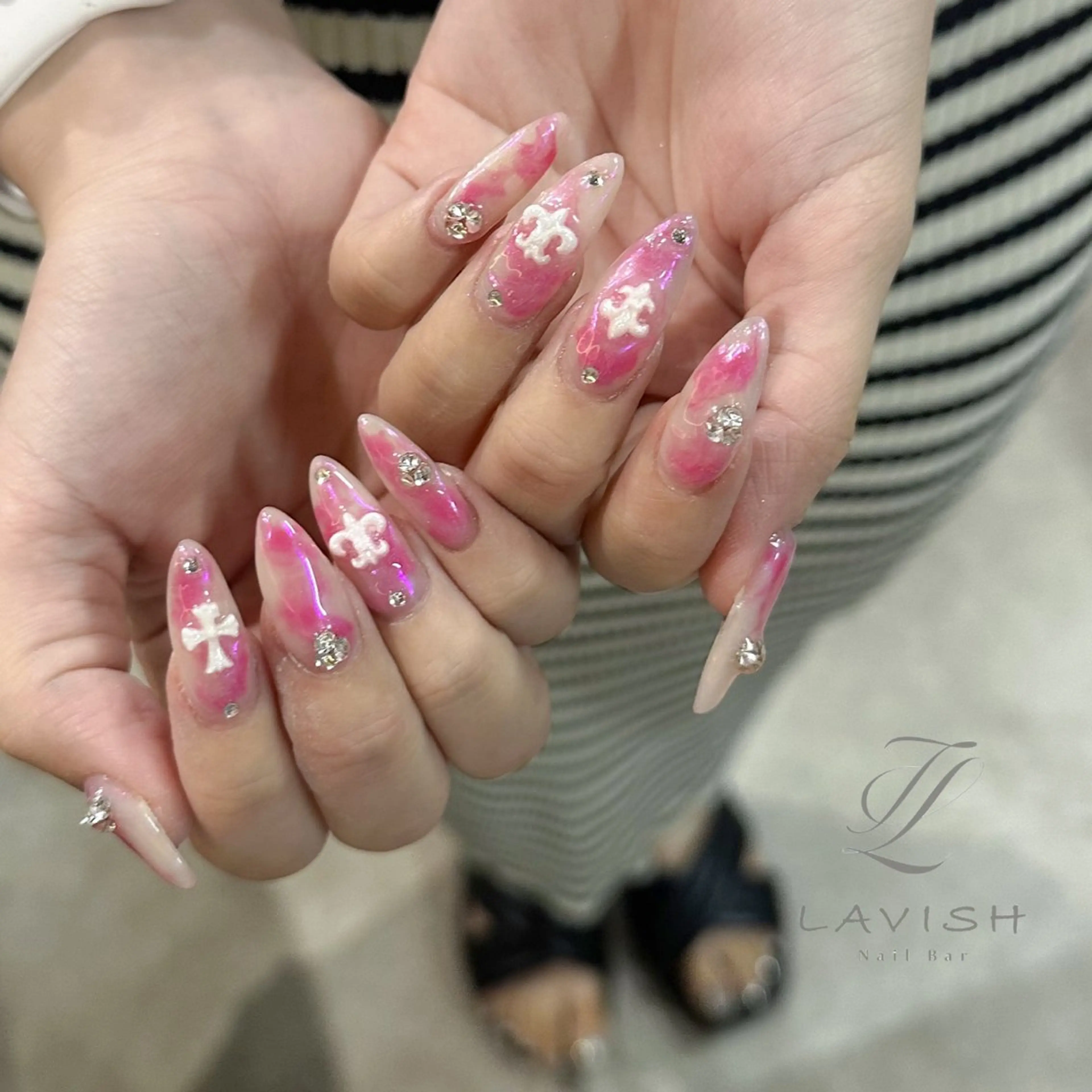 ネイル ハンドネイル フットネイル LAVISH nanamiのネイルデザイン