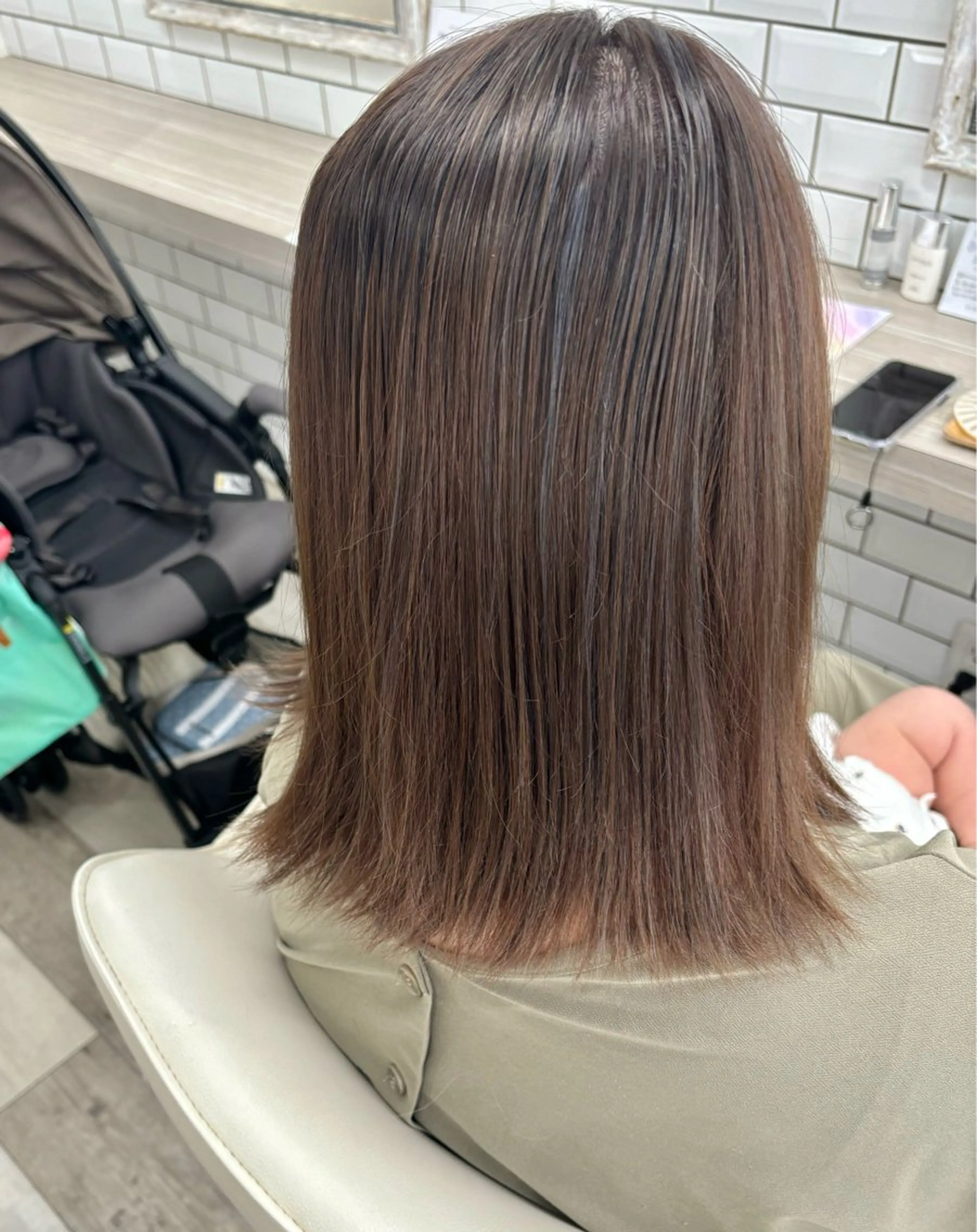ミディアム カラー ヤマグチ ユキナのヘアスタイル