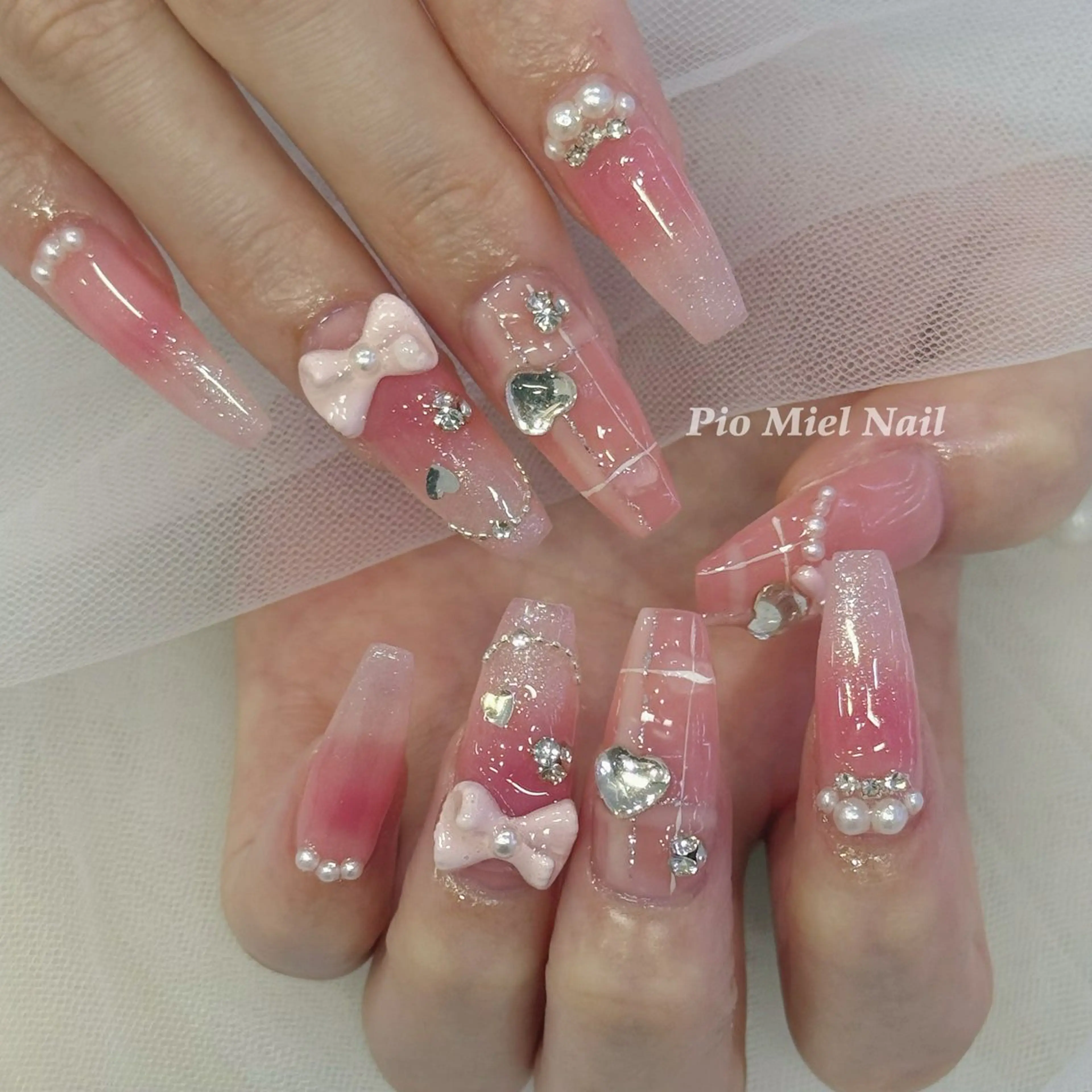 ネイル 長さ出し ジェルネイル ガーリー グラデーション ハート ハンドネイル momo 長さだしのネイルデザイン