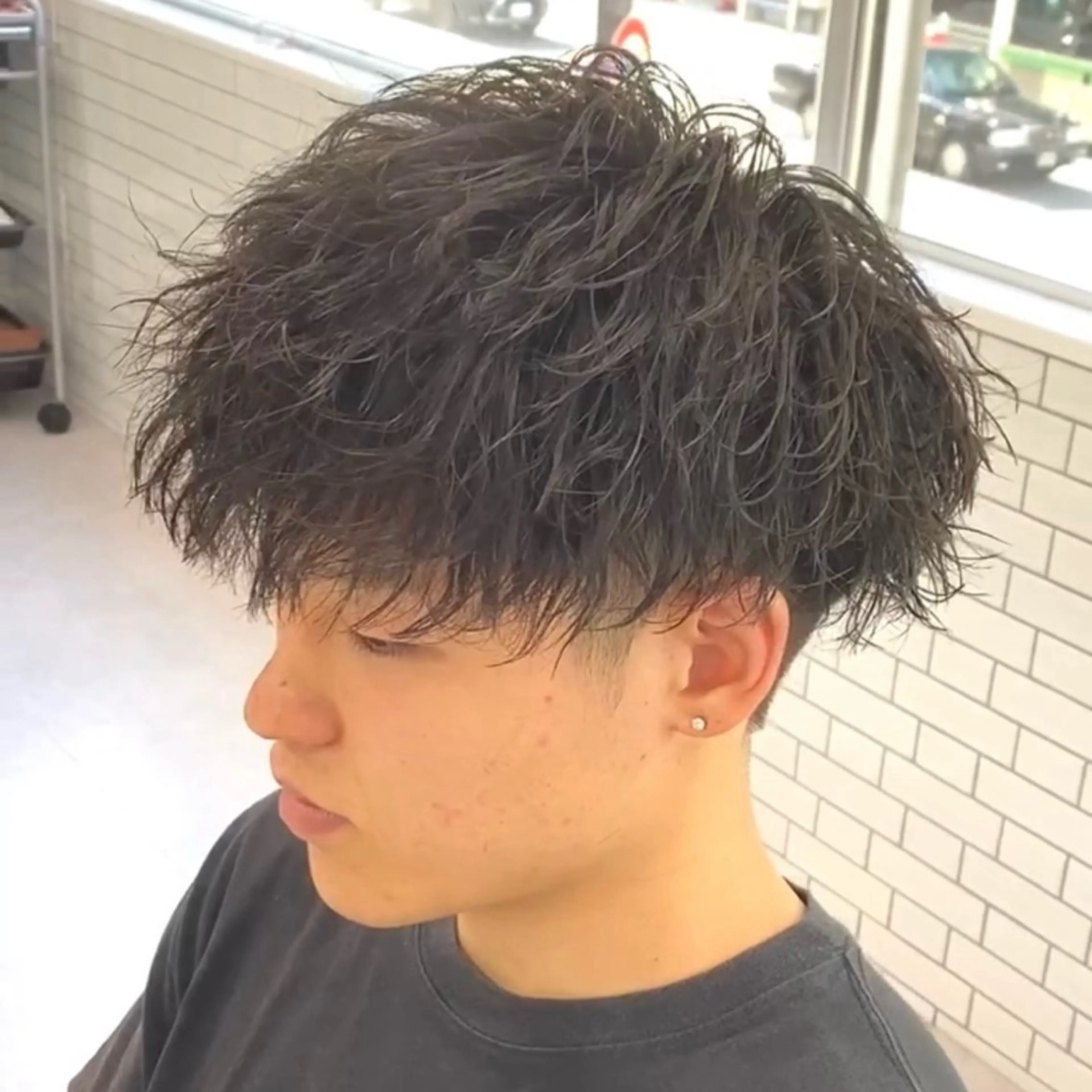 ショート パーマ メンズ センターパート メンズハイライト メンズメッシュ メンズパーマ スパイキーショート 心斎橋メンズパーマ/ シャドウ/山下拓実のヘアスタイル