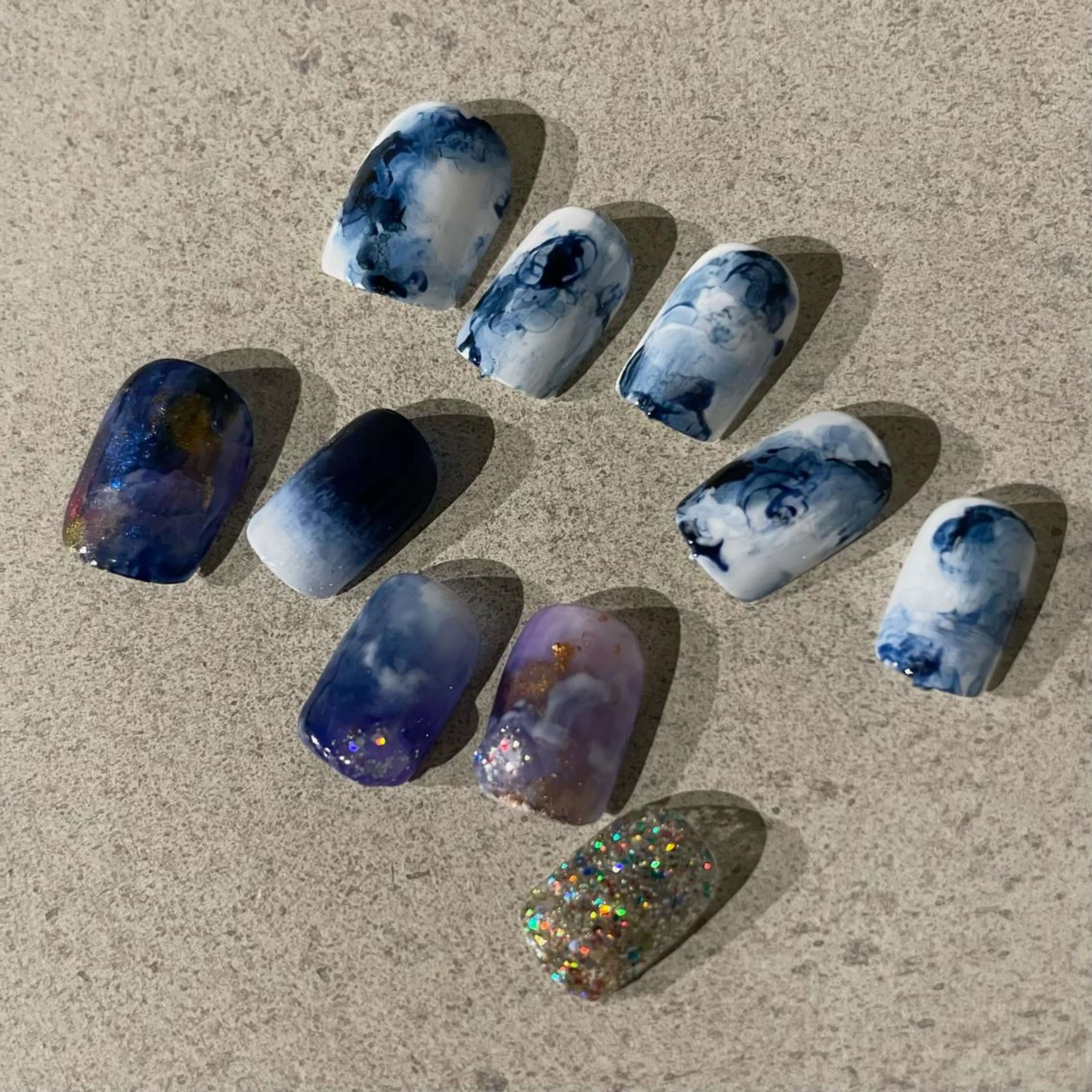 ネイル アートネイル lowaly所属・NAKAMURA HARUKAのネイルデザイン