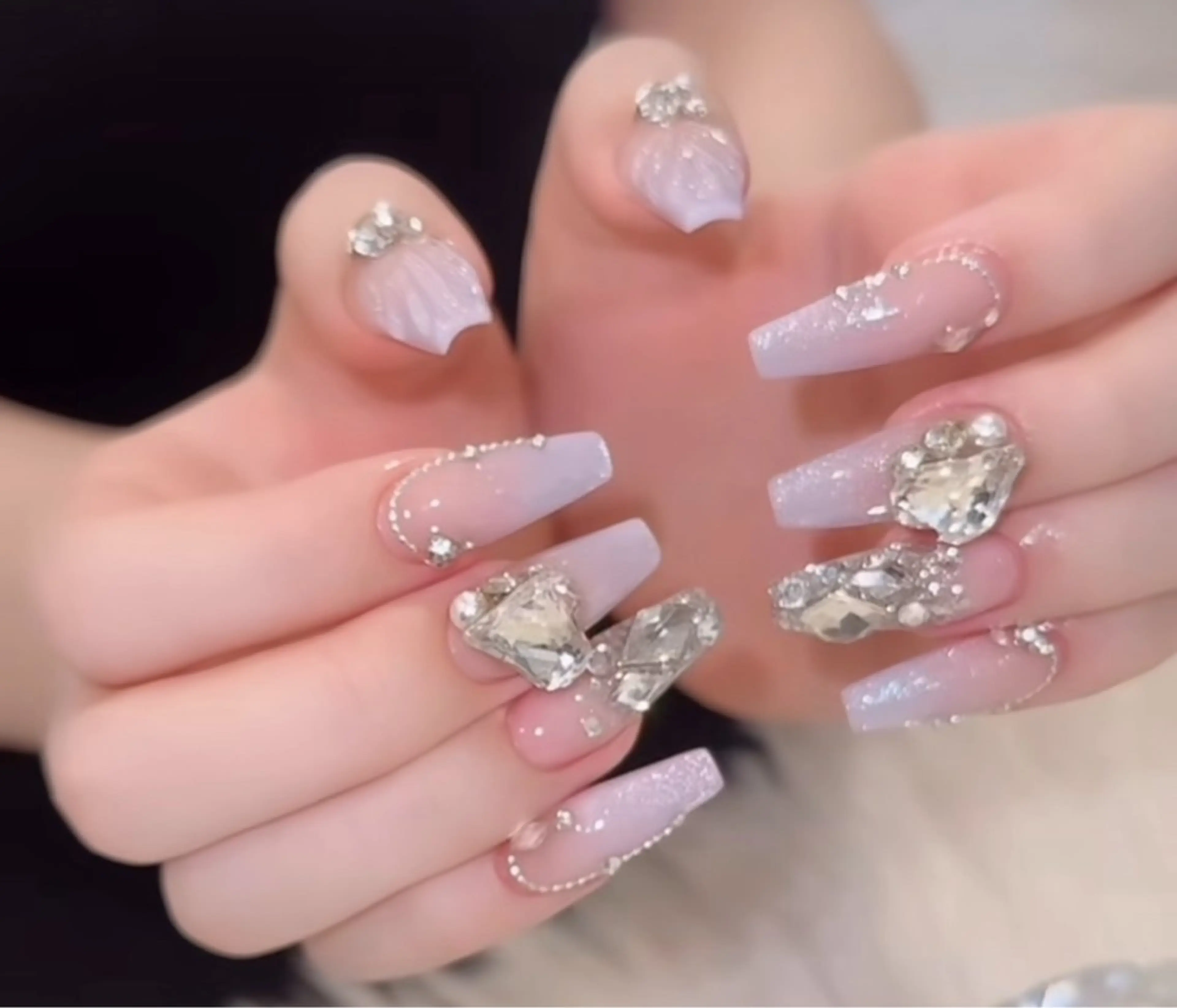 ネイル アートネイル フラワーネイル フレンチネイル ジェルネイル グラデーション ハンドネイル Ryunail所属・Ryu Nail NekoChanのネイルデザイン