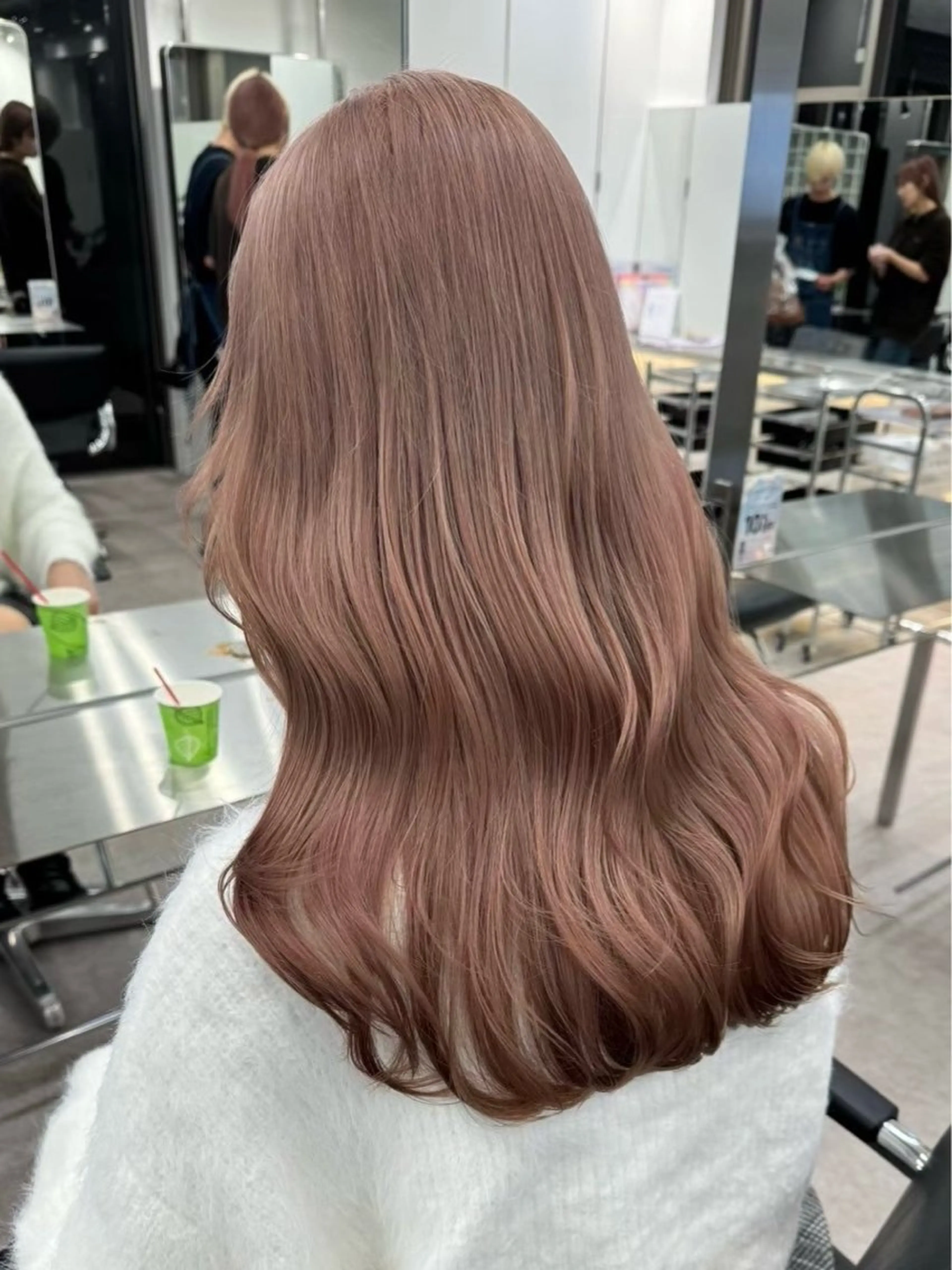 セミロング カラー 渋谷ブリーチカラー 韓国ヘアyuikoのヘアスタイル