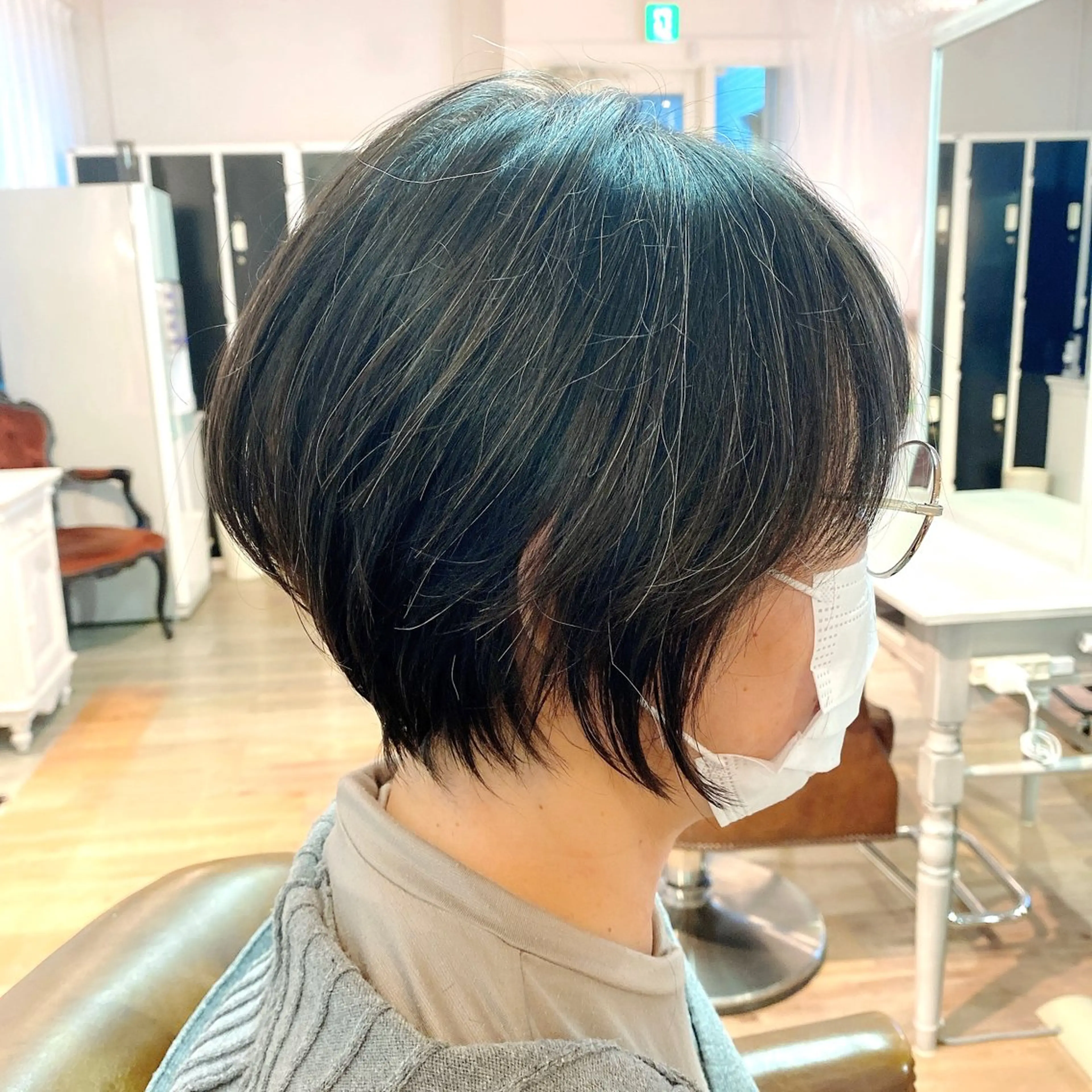 ショート カラー アンソニー ショウゴのヘアスタイル