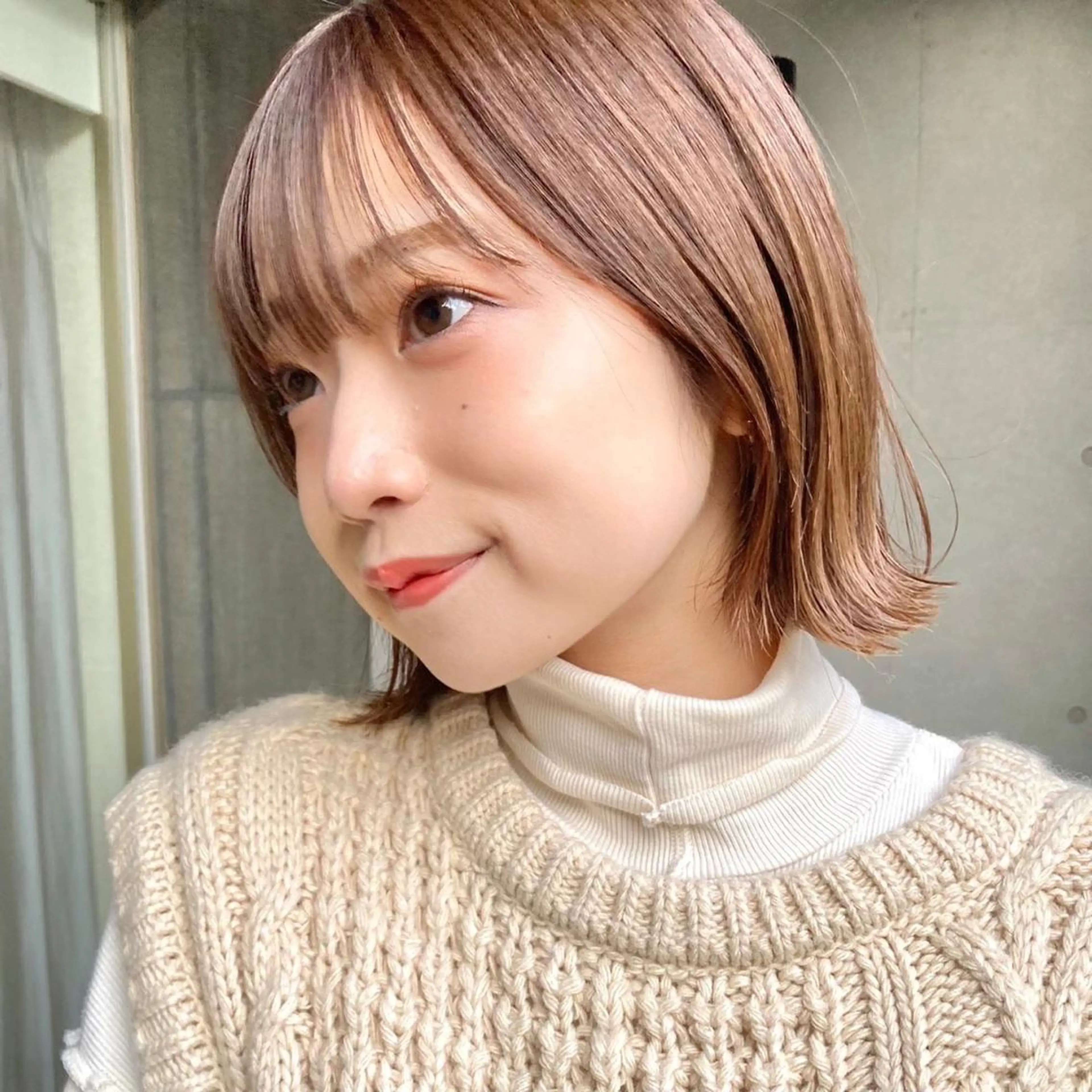 ミディアム 暖色/艶髪/ボブ/ ショート/Ayaのヘアスタイル