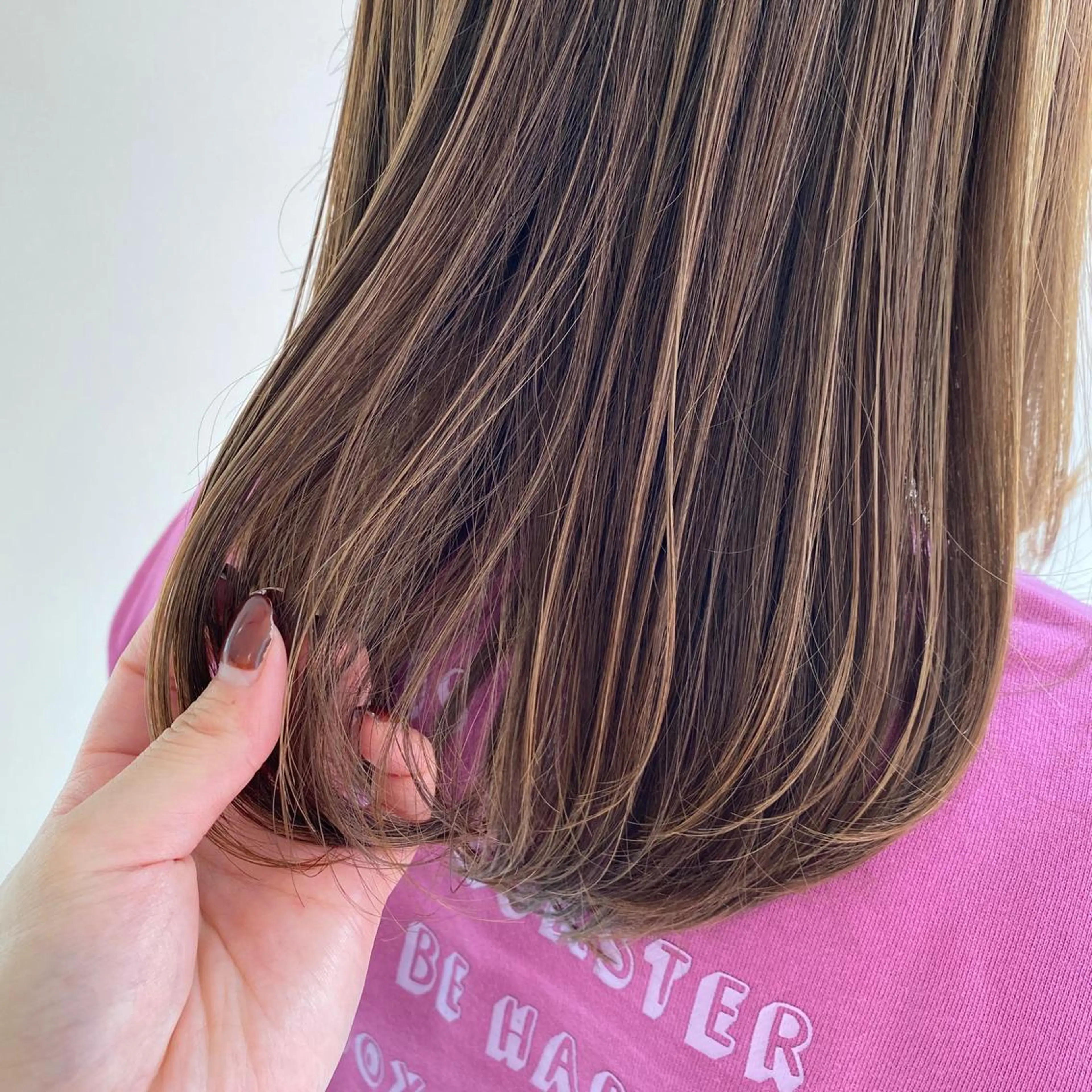 セミロング カラー ベージュカラー ハイライトカラー イルミナカラー ハイライト ショート/ボブ🌿 大野ちかのヘアスタイル