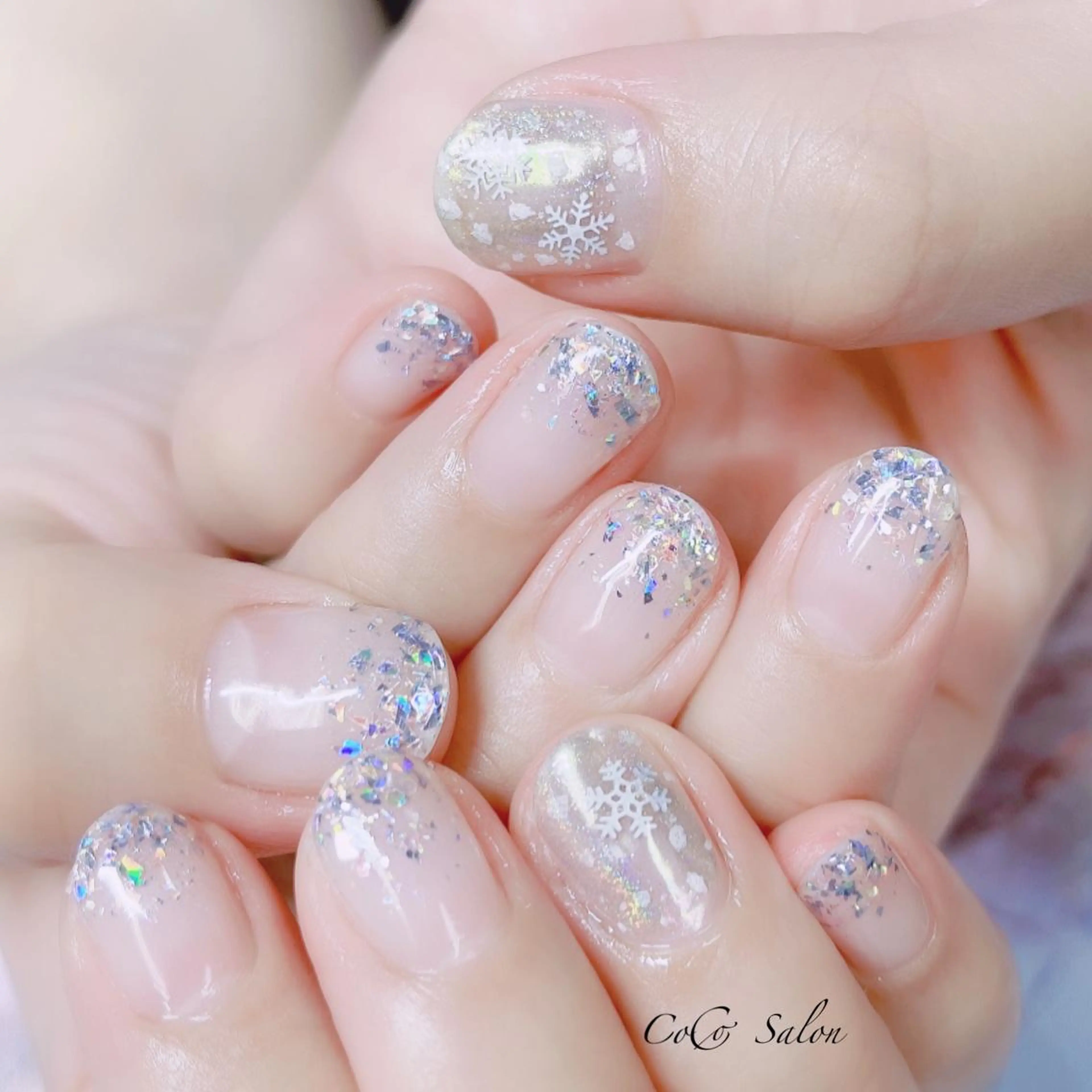 ネイル オーロラネイル 長さ出し ジェルネイル グラデーション ホログラムネイル ハンドネイル CoCoSalon ネイル/まつ毛予約のネイルデザイン