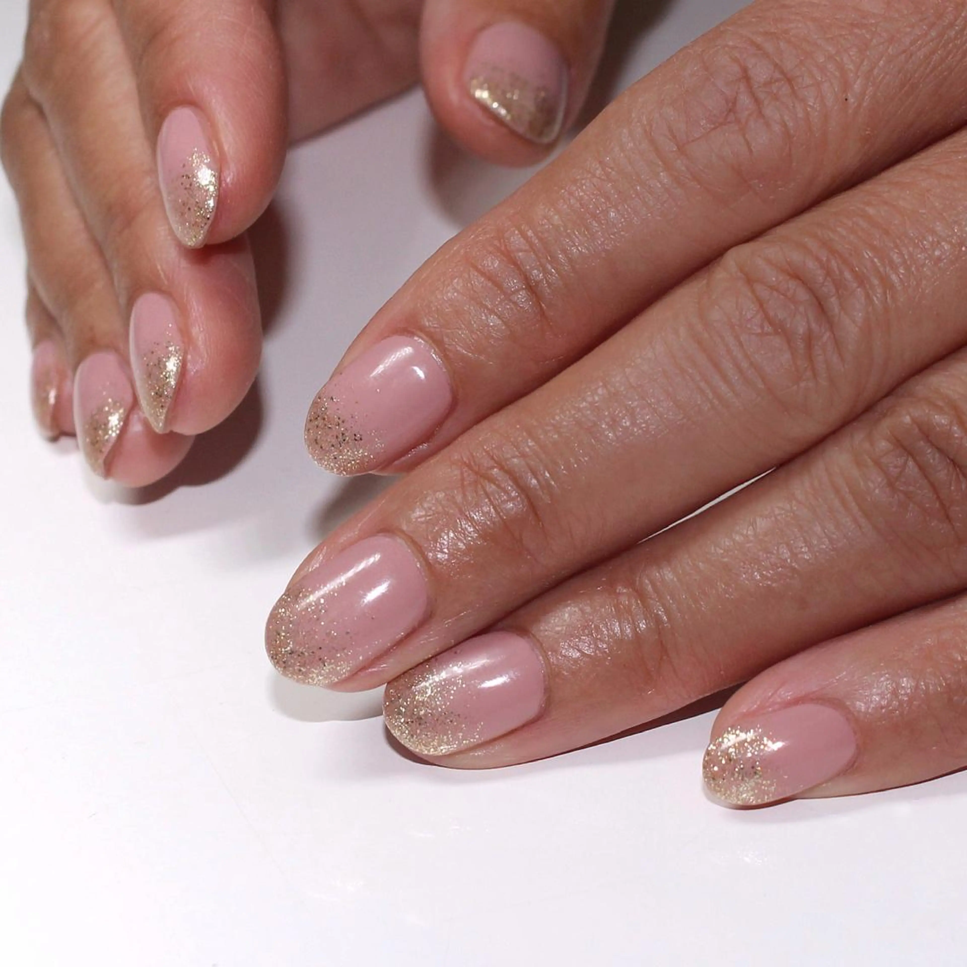 ネイル キラキラネイル オフィスネイル ピンク シンプルネイル ハンドネイル Baku Nailsのネイルデザイン