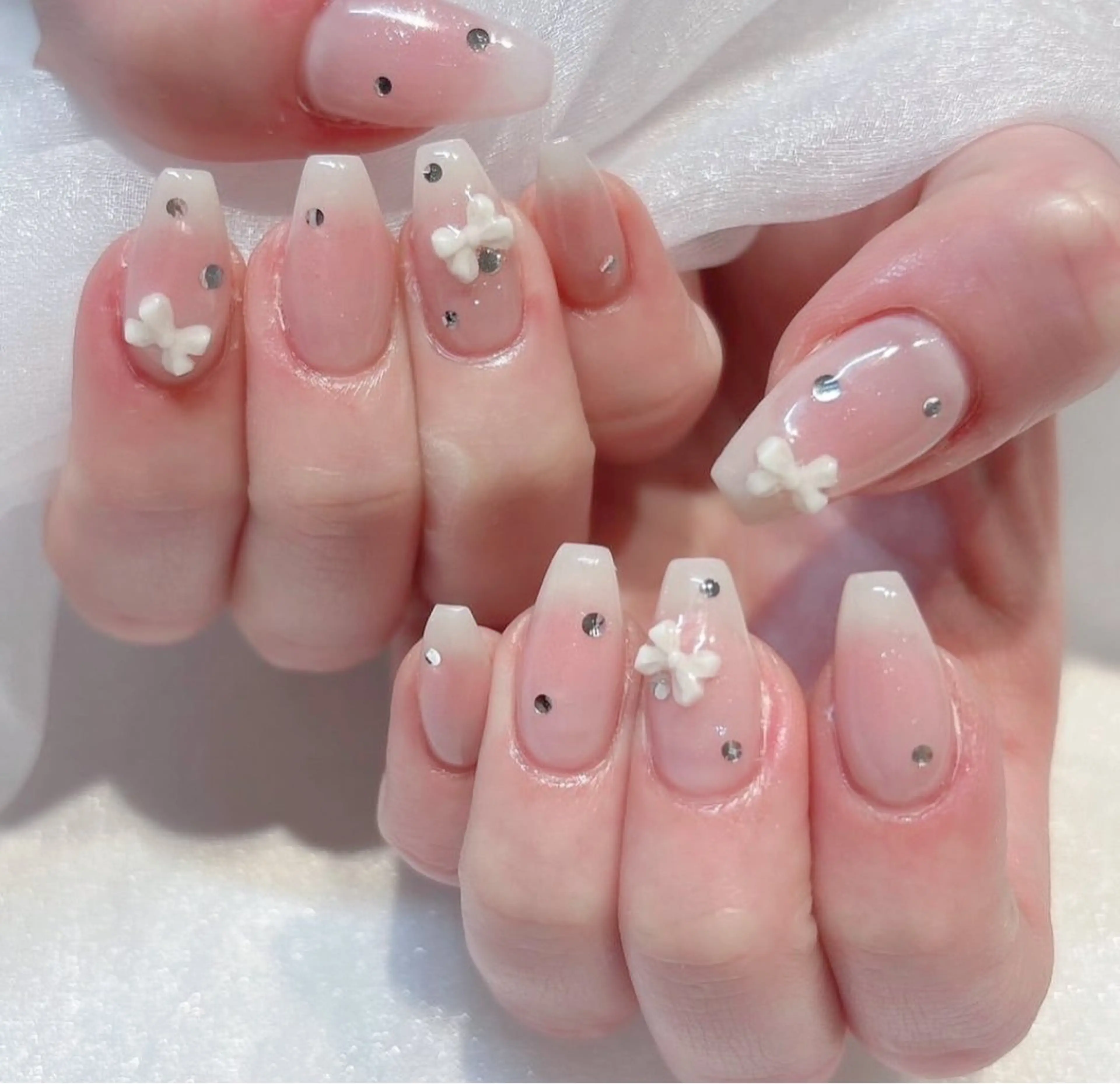 セミロング ハンドネイル ハンドケア flora所属・NAILS Soraのネイルデザイン