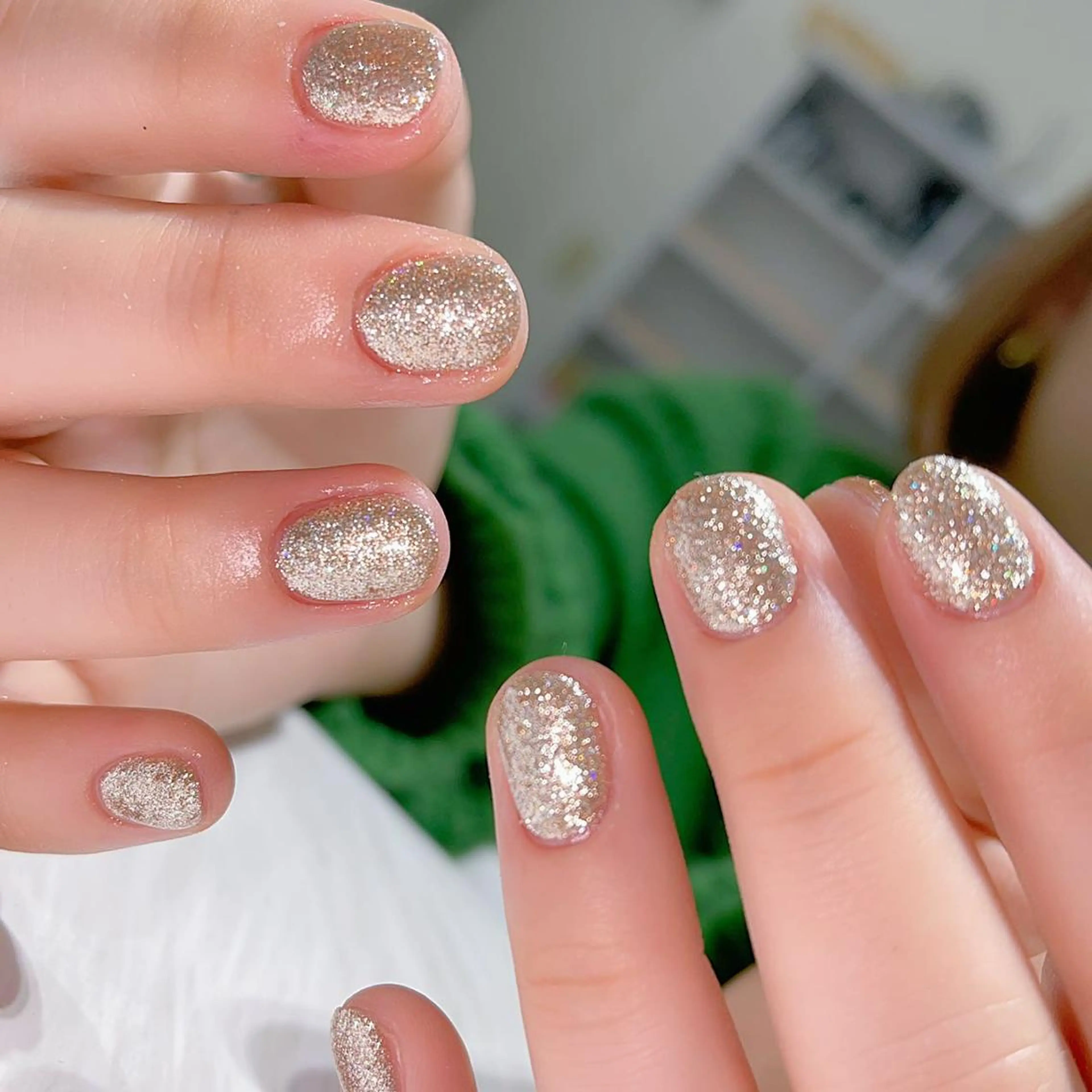 ネイル ラメ(グリッター) ラメグラデーション ワンカラーネイル Queens みなみのネイルデザイン