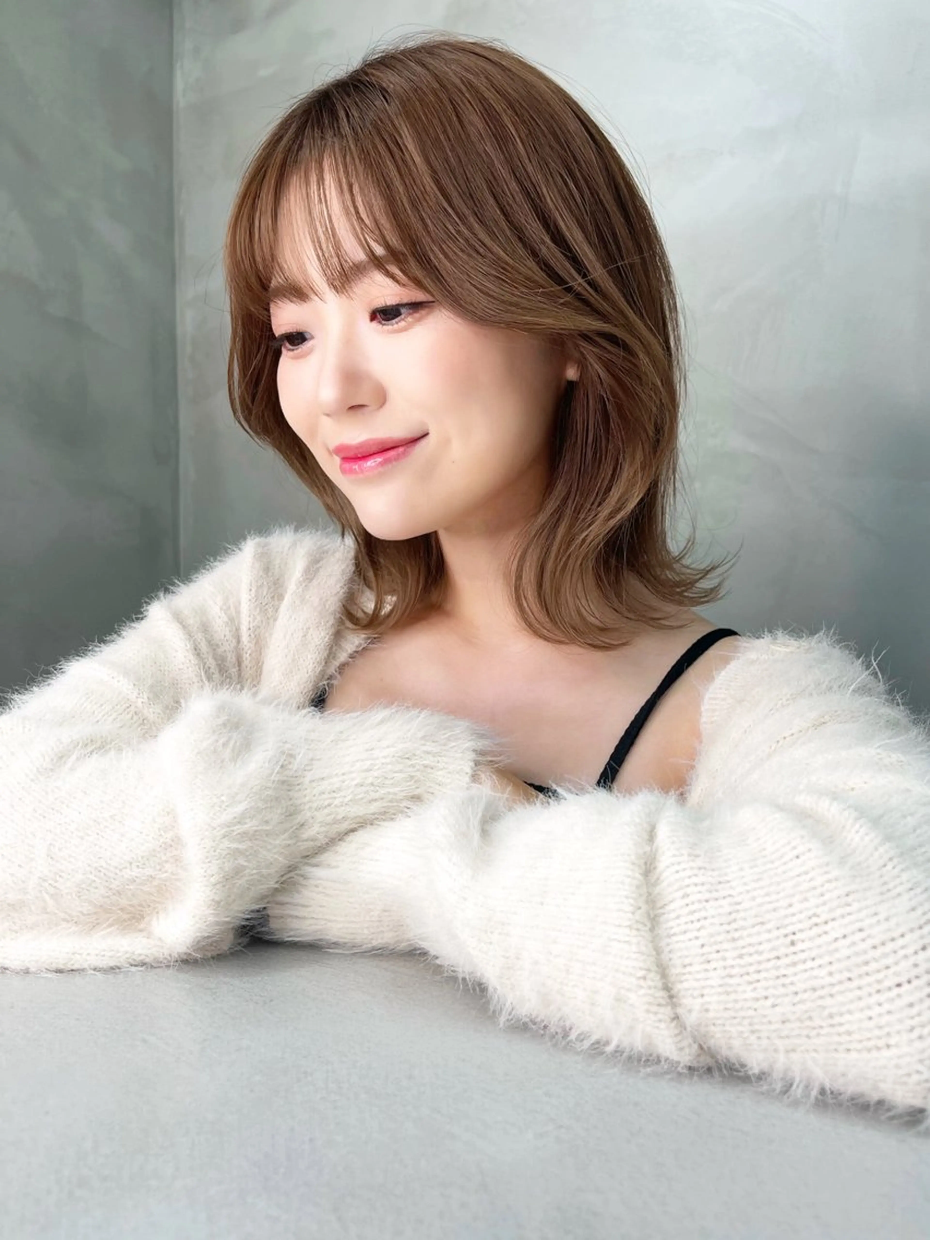 ミディアム ミディアムレイヤー ボブ 顔周りカット 韓国風ヘア レイヤーカット カット ヘアカラー トリートメント レイヤーカット 大宮　蒲生優のヘアスタイル