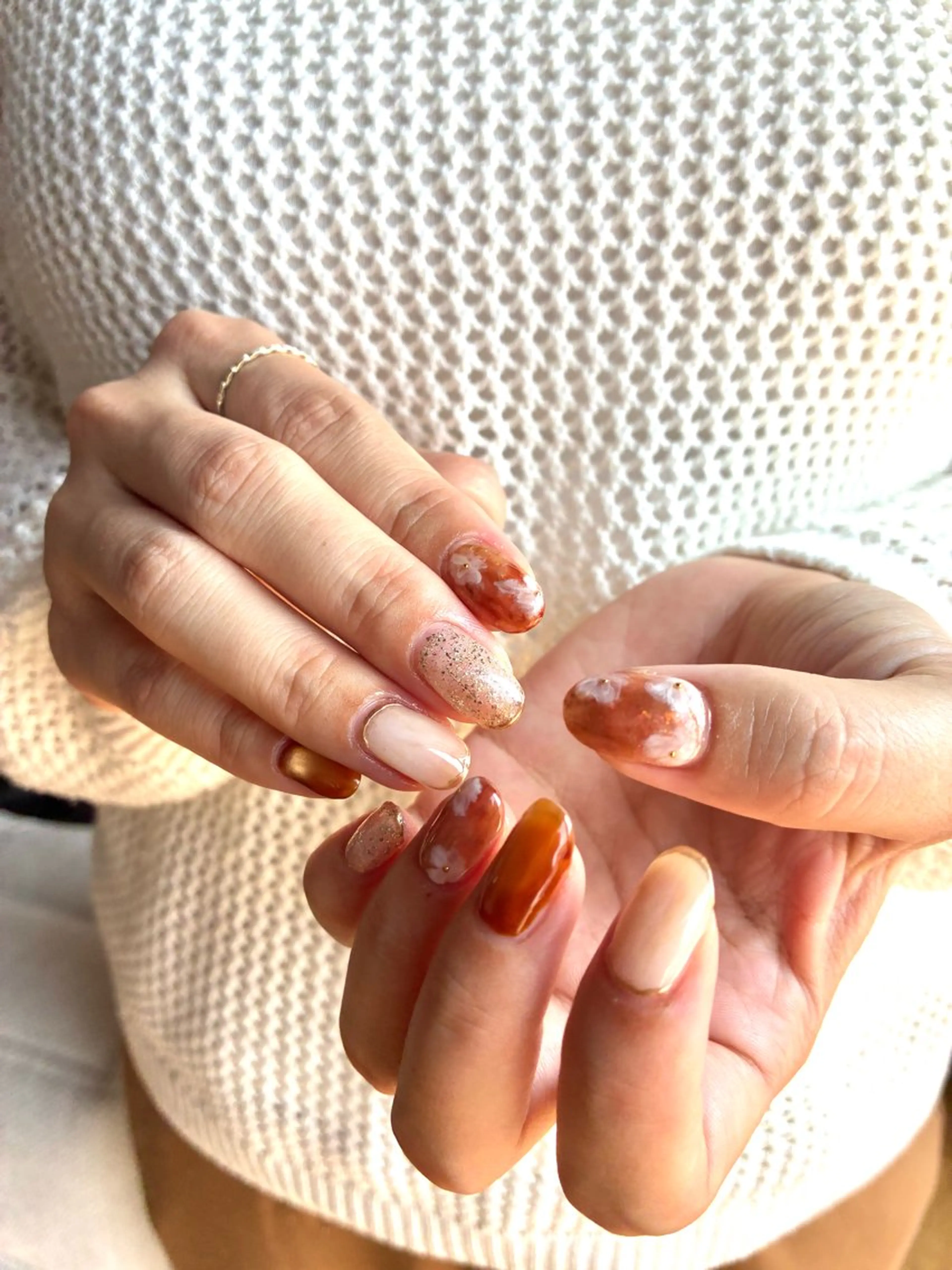 ミディアム ハンドネイル ist. （ｲｽﾄ）のネイルデザイン