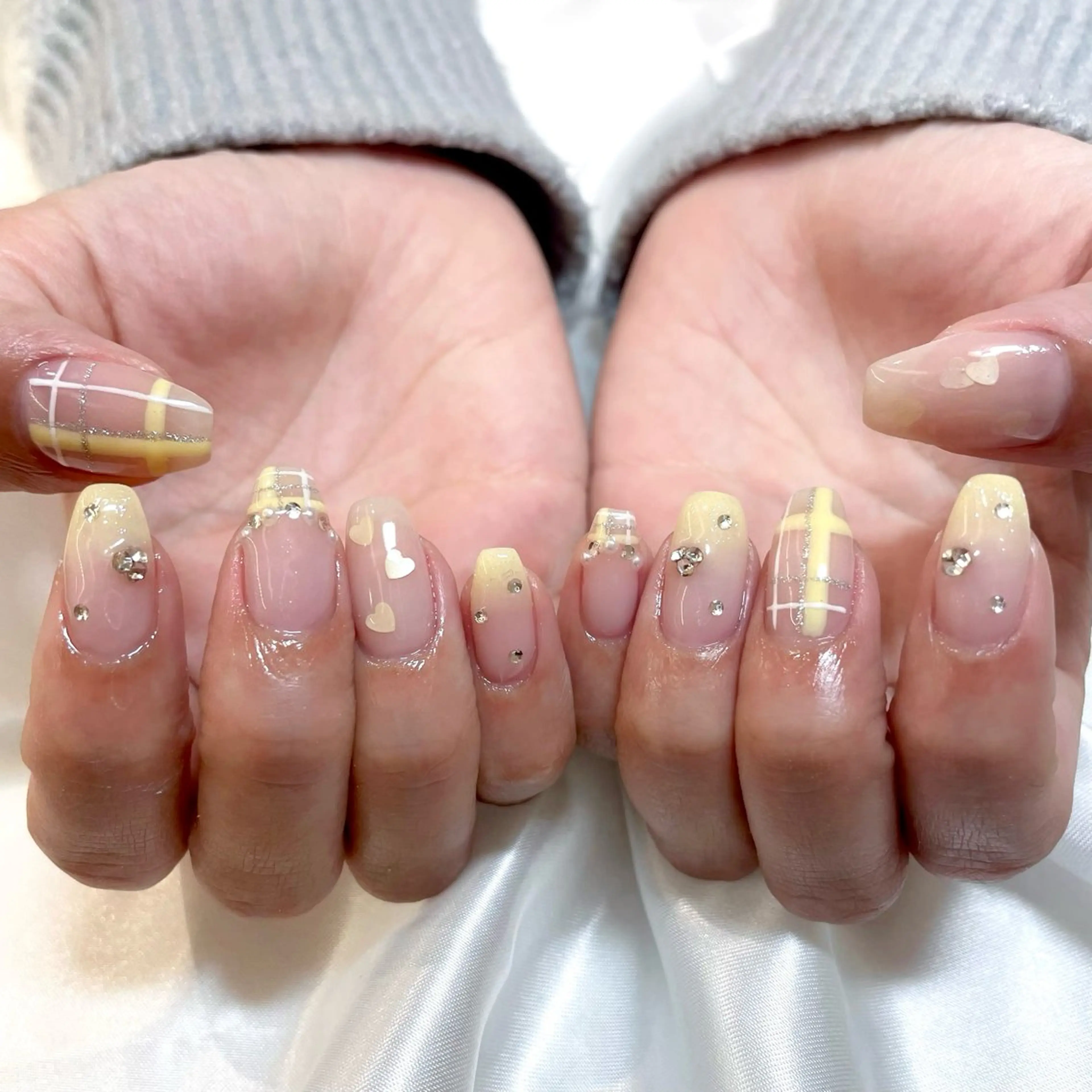 ネイル 黄色 Tsuki🌙/渋谷 /パラジェルのネイルデザイン