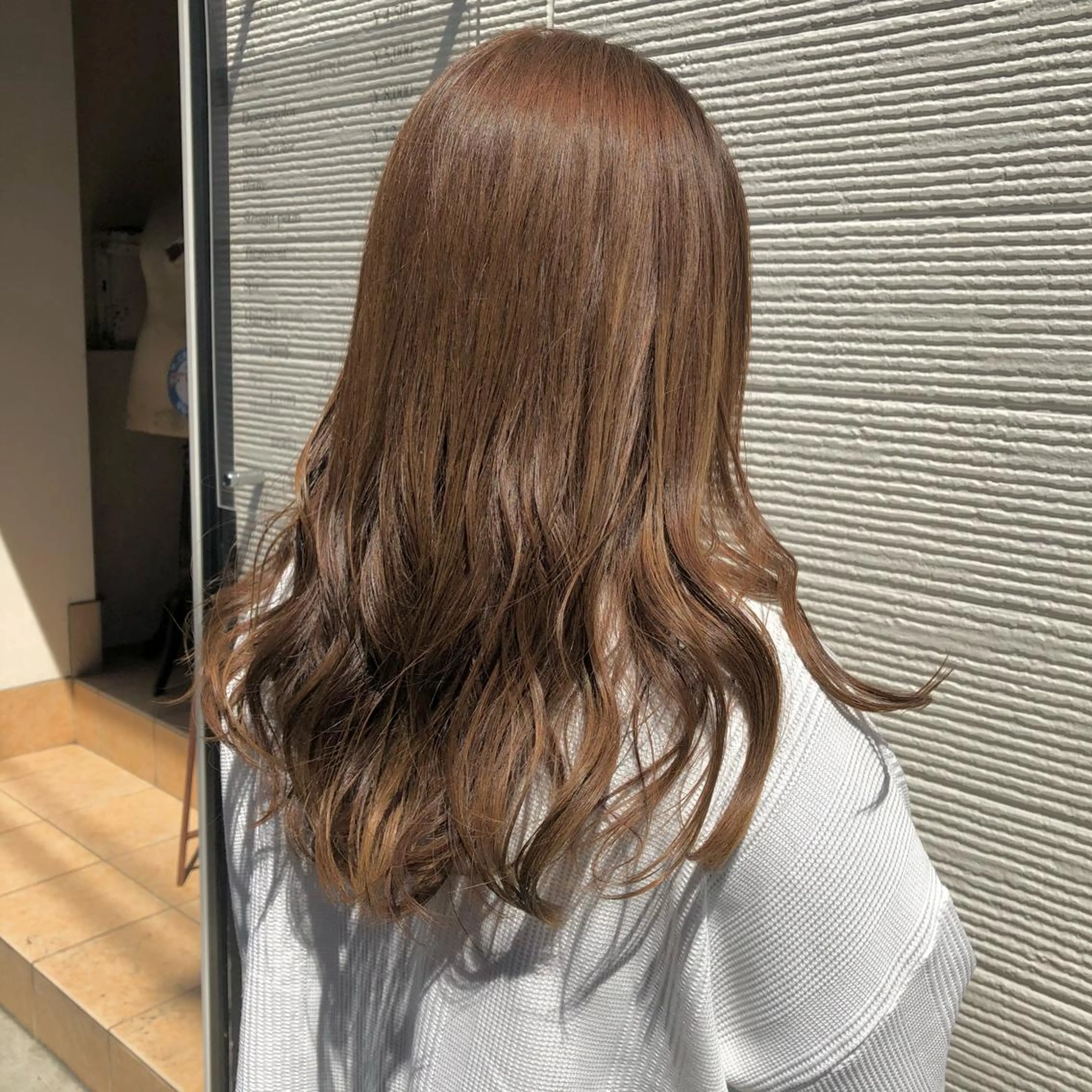 ロング カラー ベージュカラー ，comma momoka🪄のヘアスタイル