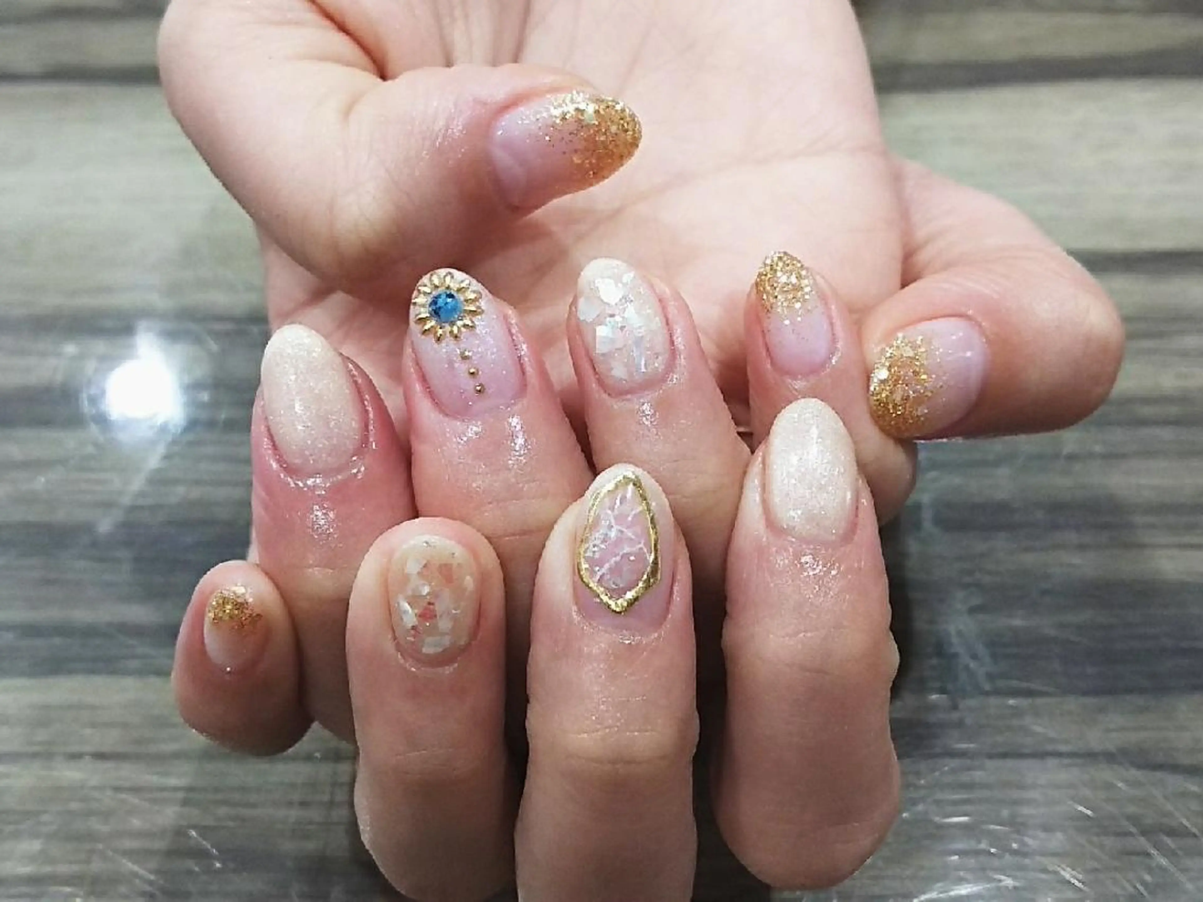 ネイル ゴールド ハンドネイル Progress Nailのネイルデザイン