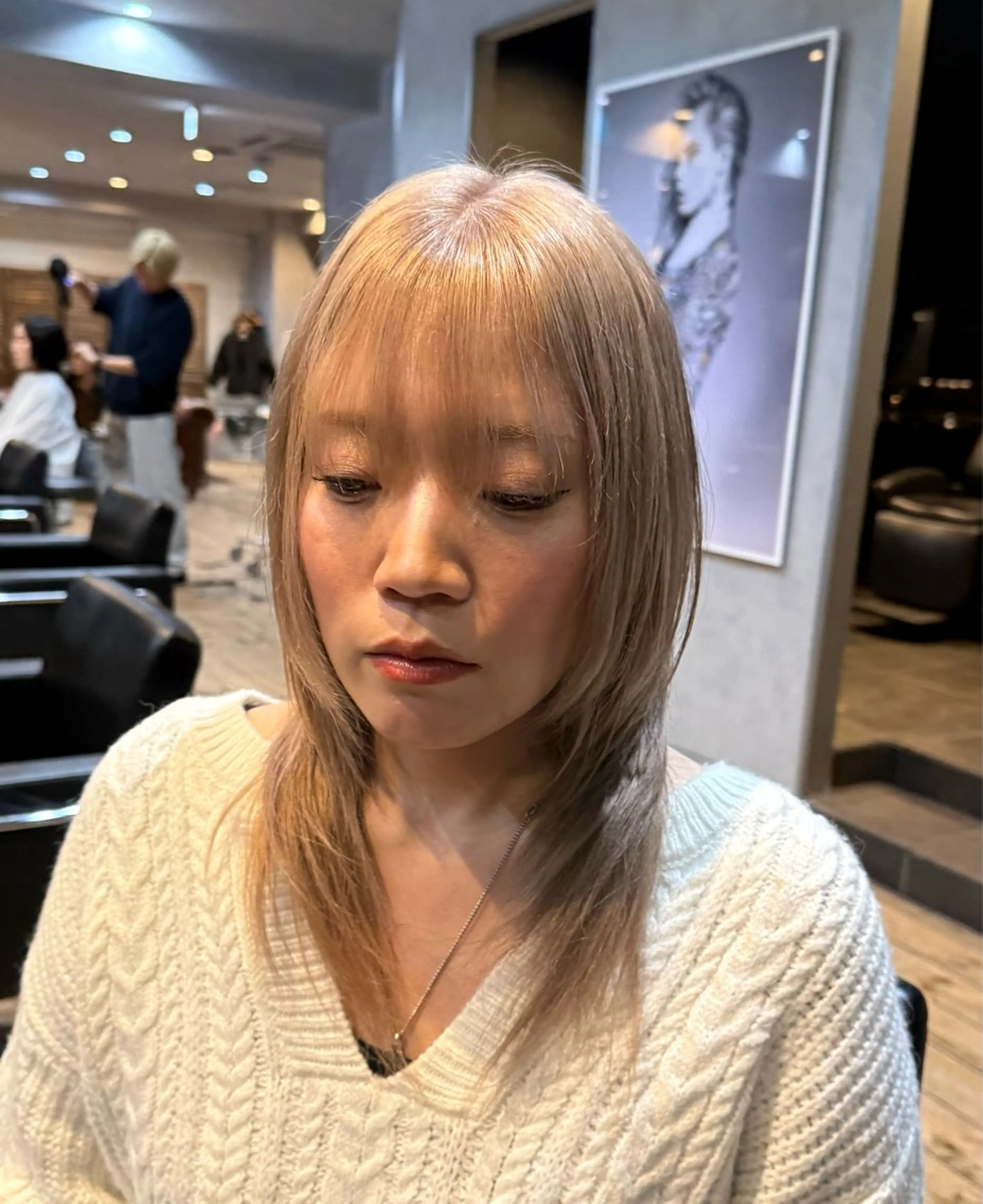 ロング カラー ベージュカラー ハイトーンカラー ミルクティーベージュ ハッシュカット レイヤーカット ヘアカラー トリートメント メンズカット/パーマ 艶カラーTAIGA︎のヘアスタイル