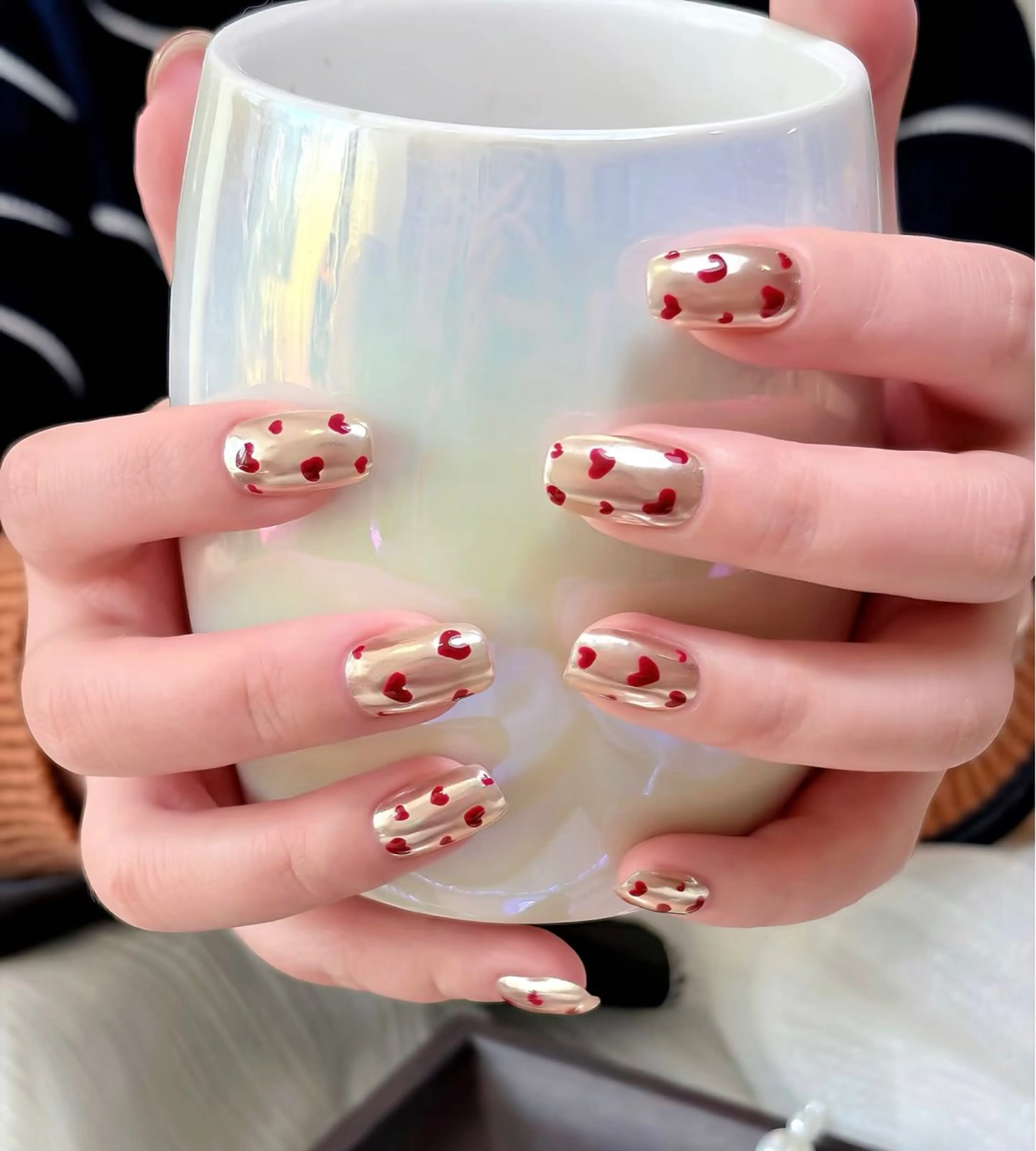 ネイル チークネイル フレンチネイル ジェルネイル ガーリー キラキラネイル ハンドネイル 高橋 雪のネイルデザイン