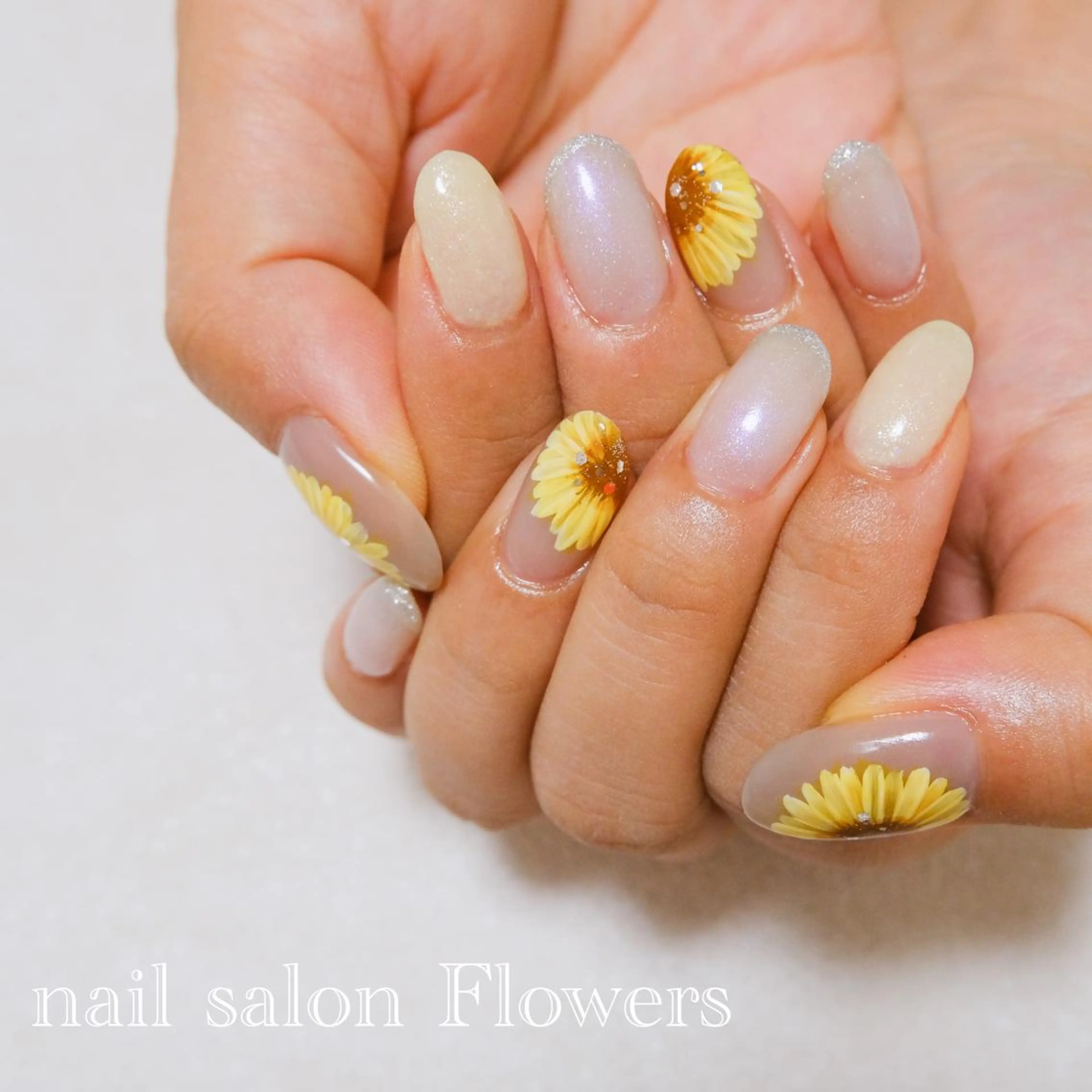 ネイル Flowers Tomomiのネイルデザイン