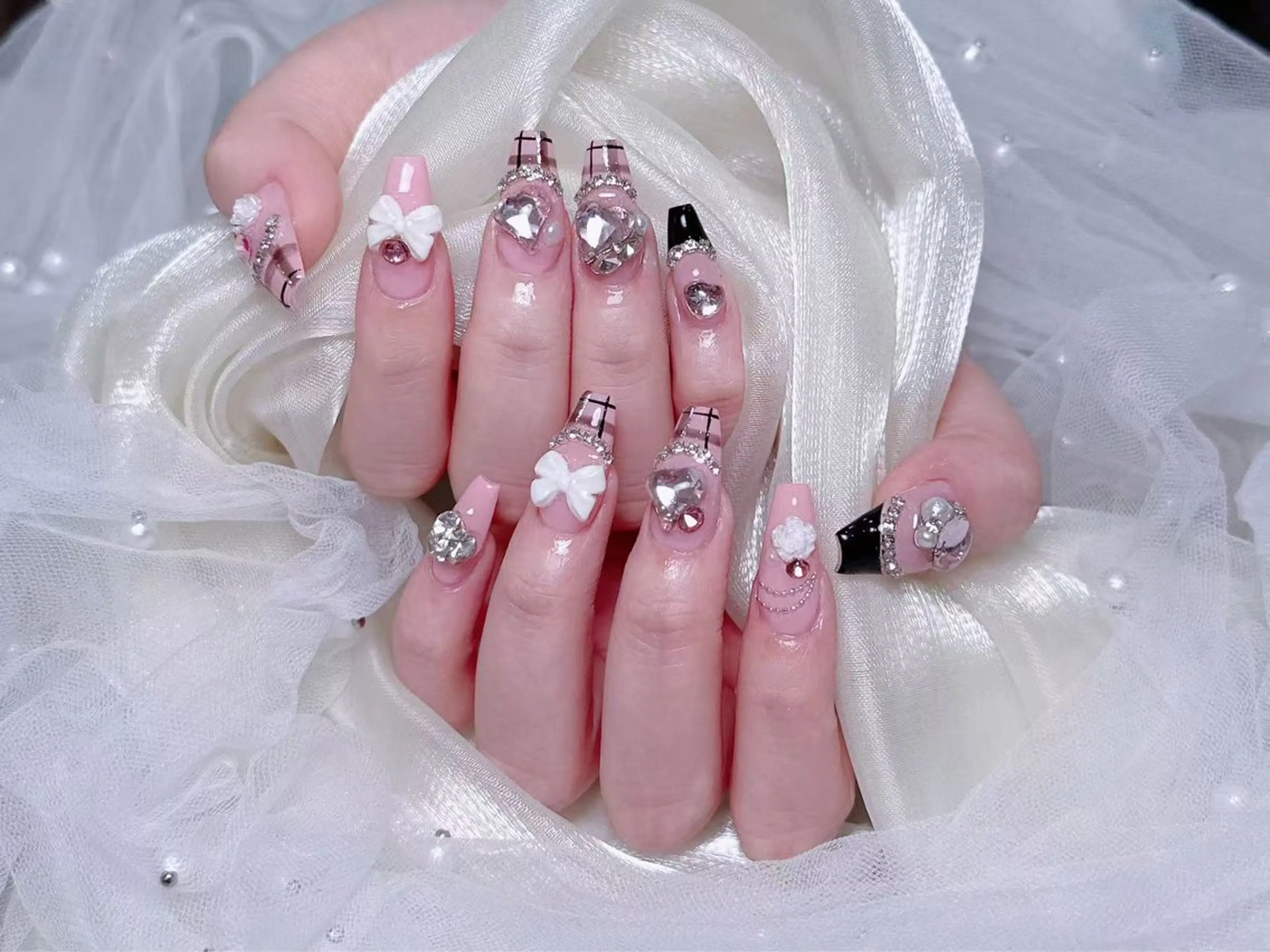 ネイル 長さ出し フレンチネイル ジェルネイル ガラスフレンチ 韓国ネイル HD Studioのネイルデザイン