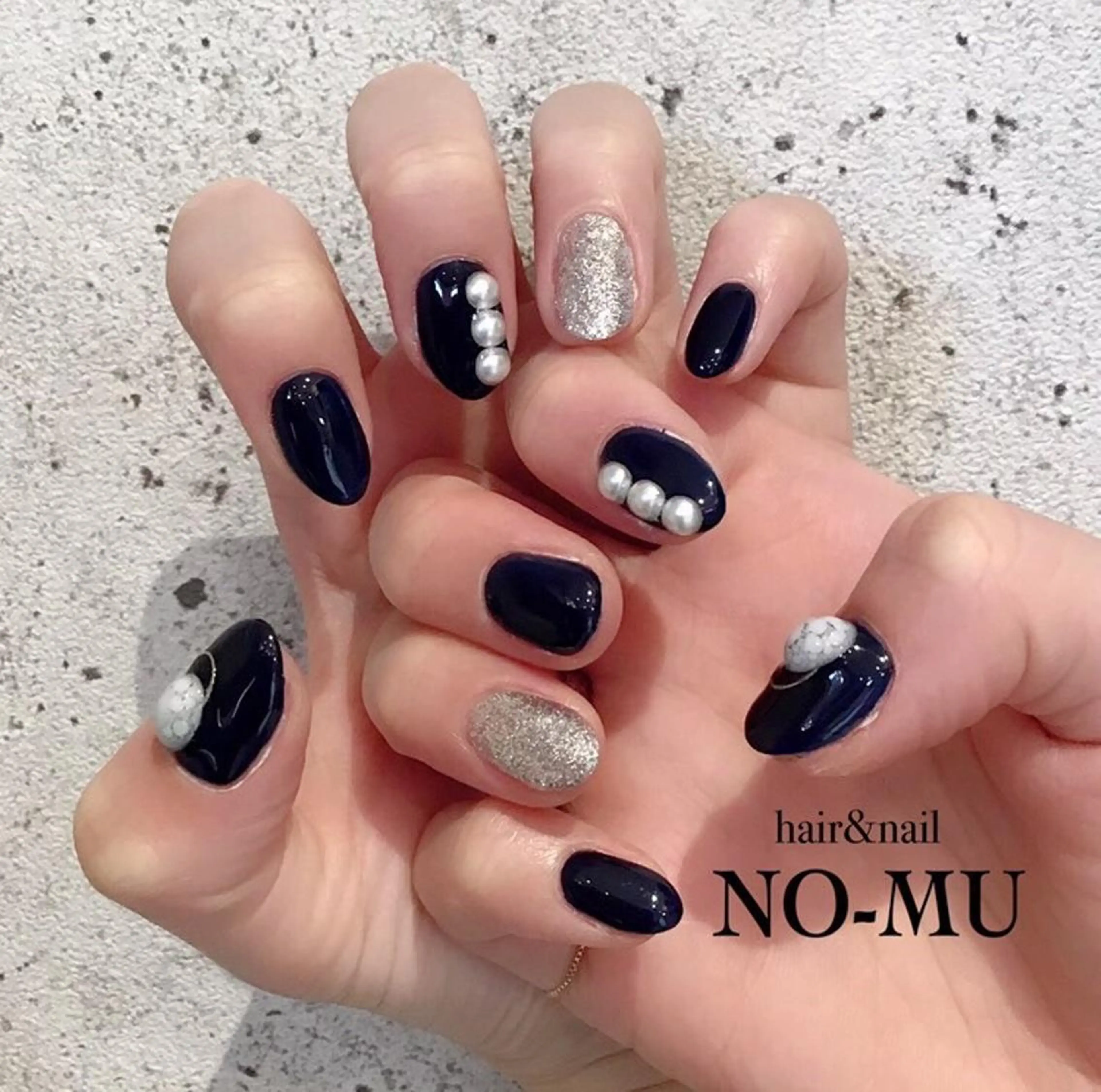 ネイル ストーンネイル hair＆nail NO-MU所属・hair＆nail NO-MUのネイルデザイン