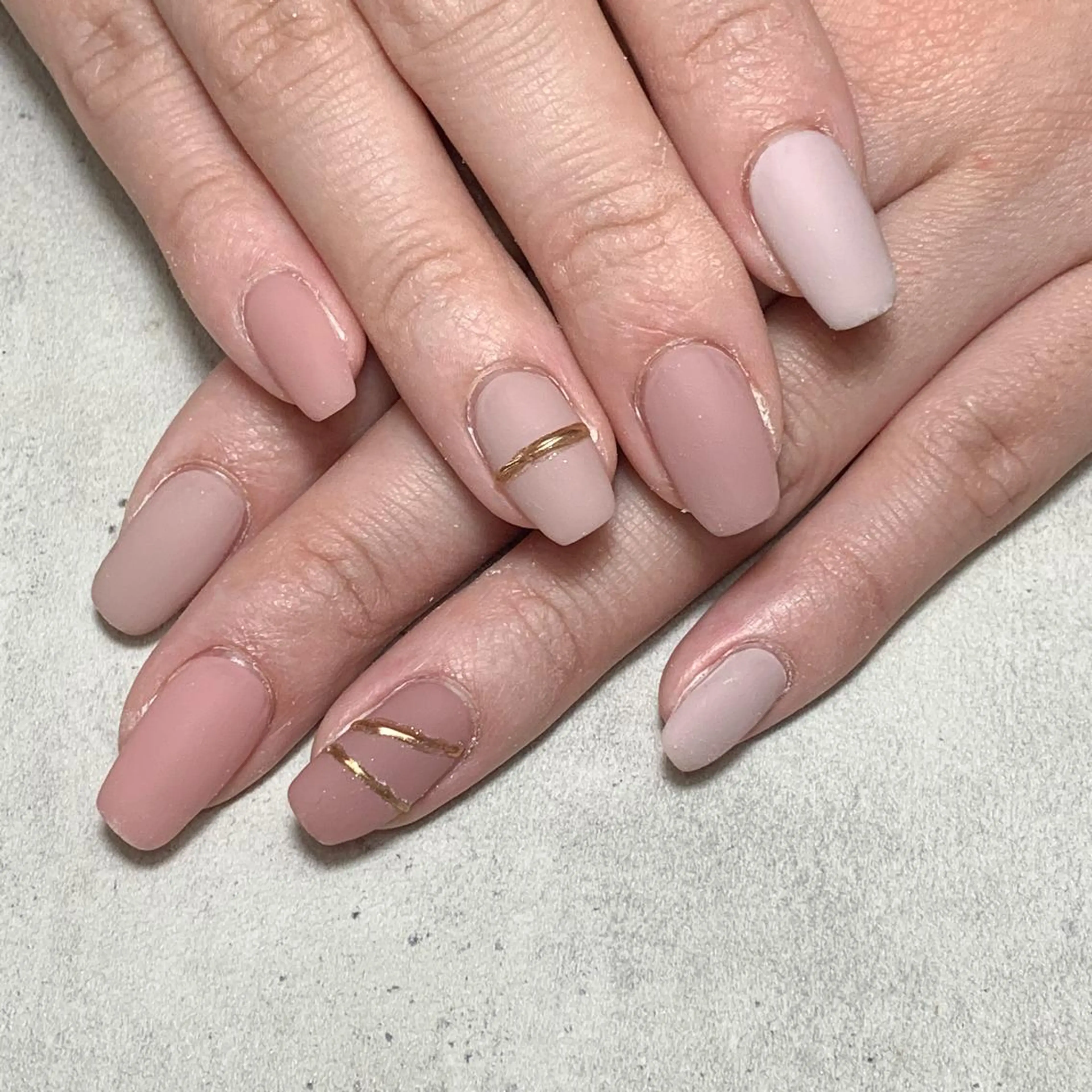 ネイル atelier　FIORITURA所属・FIORITURA aiのネイルデザイン