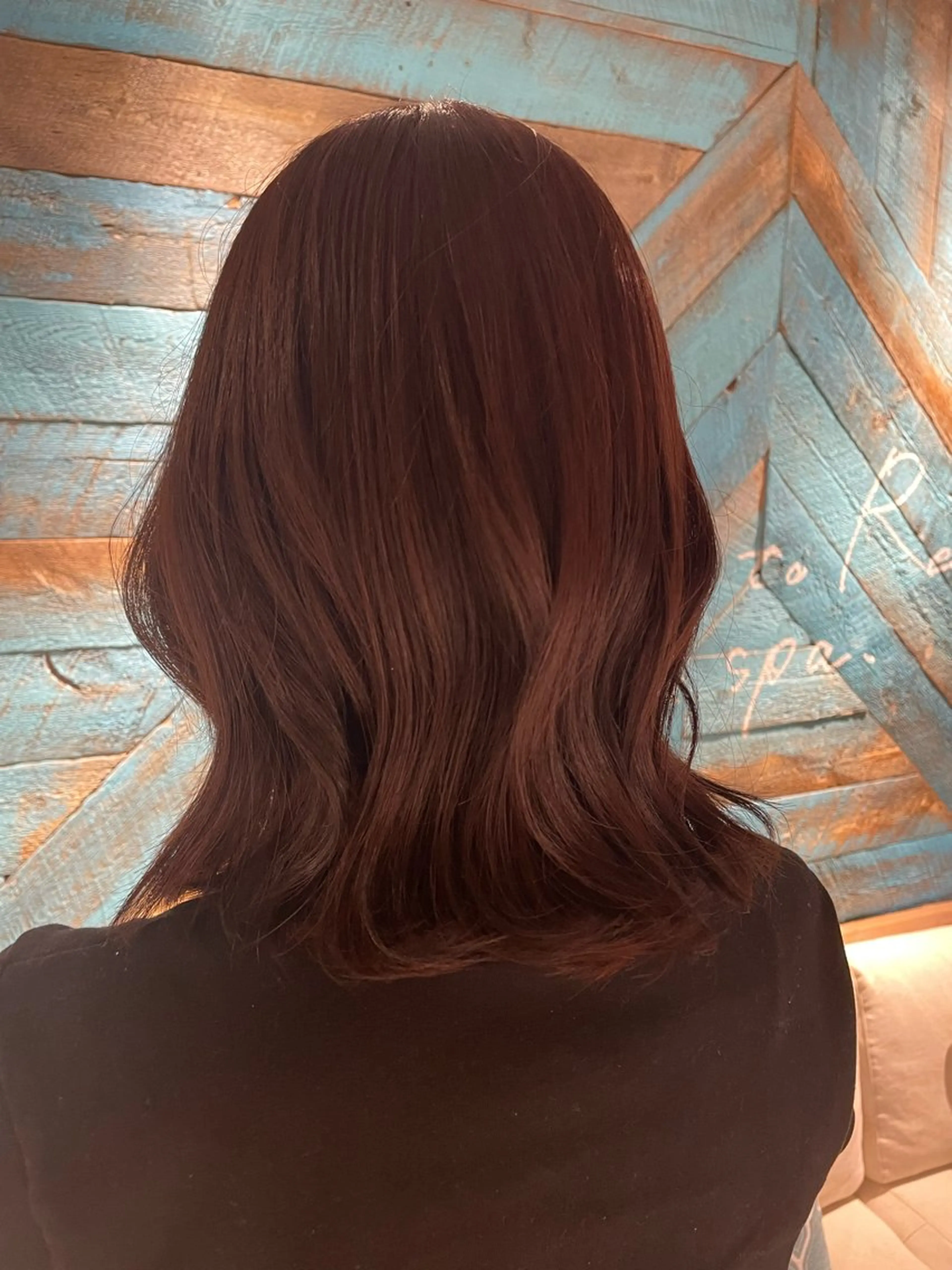 カラー ふくだももこ🍑 すっきりショートのヘアスタイル