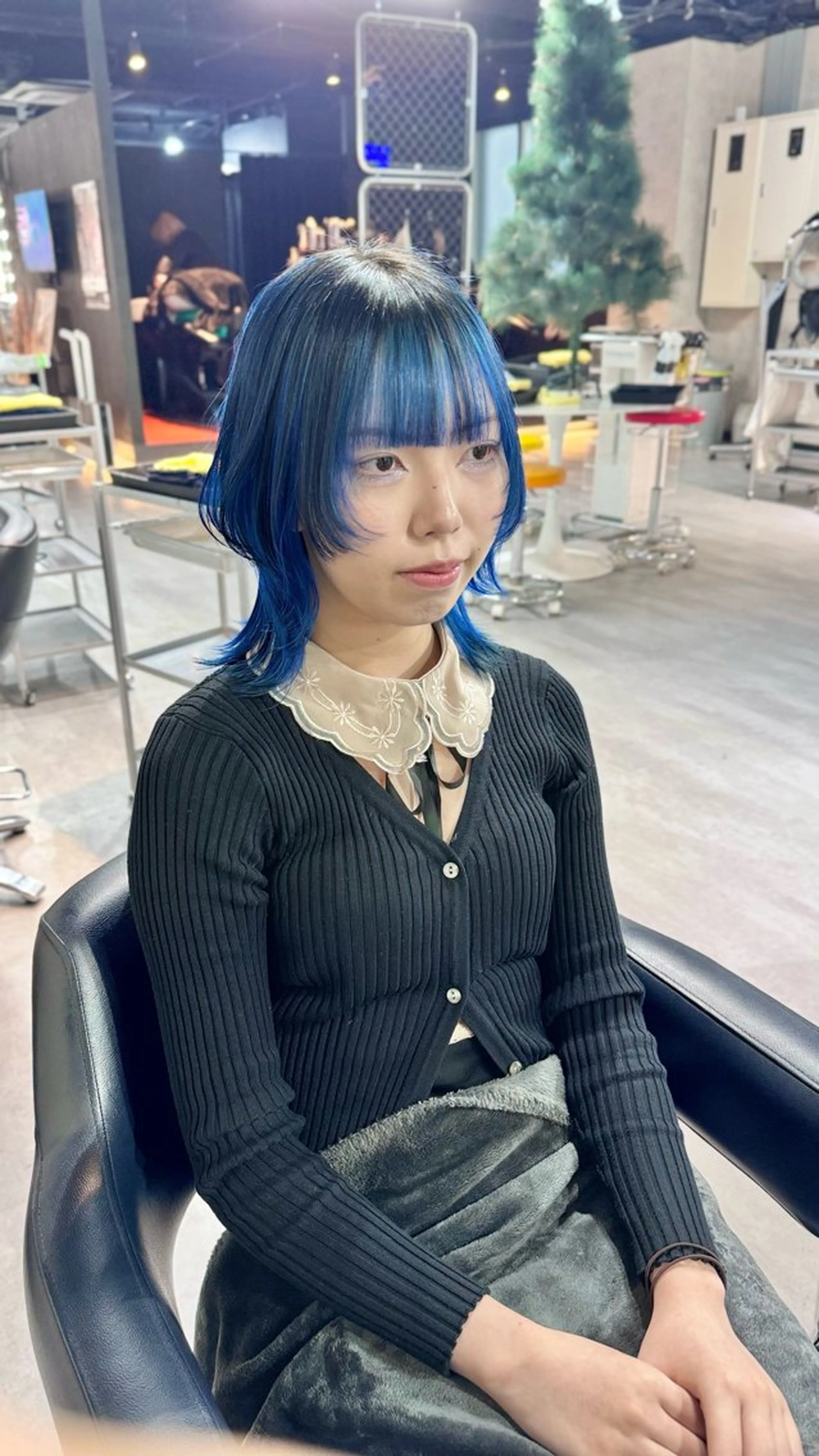 ミディアム カラー ブルーカラー ネイビーカラー ウルフカット KISS SWAN所属・B E C H I C O〔べち子〕のヘアスタイル