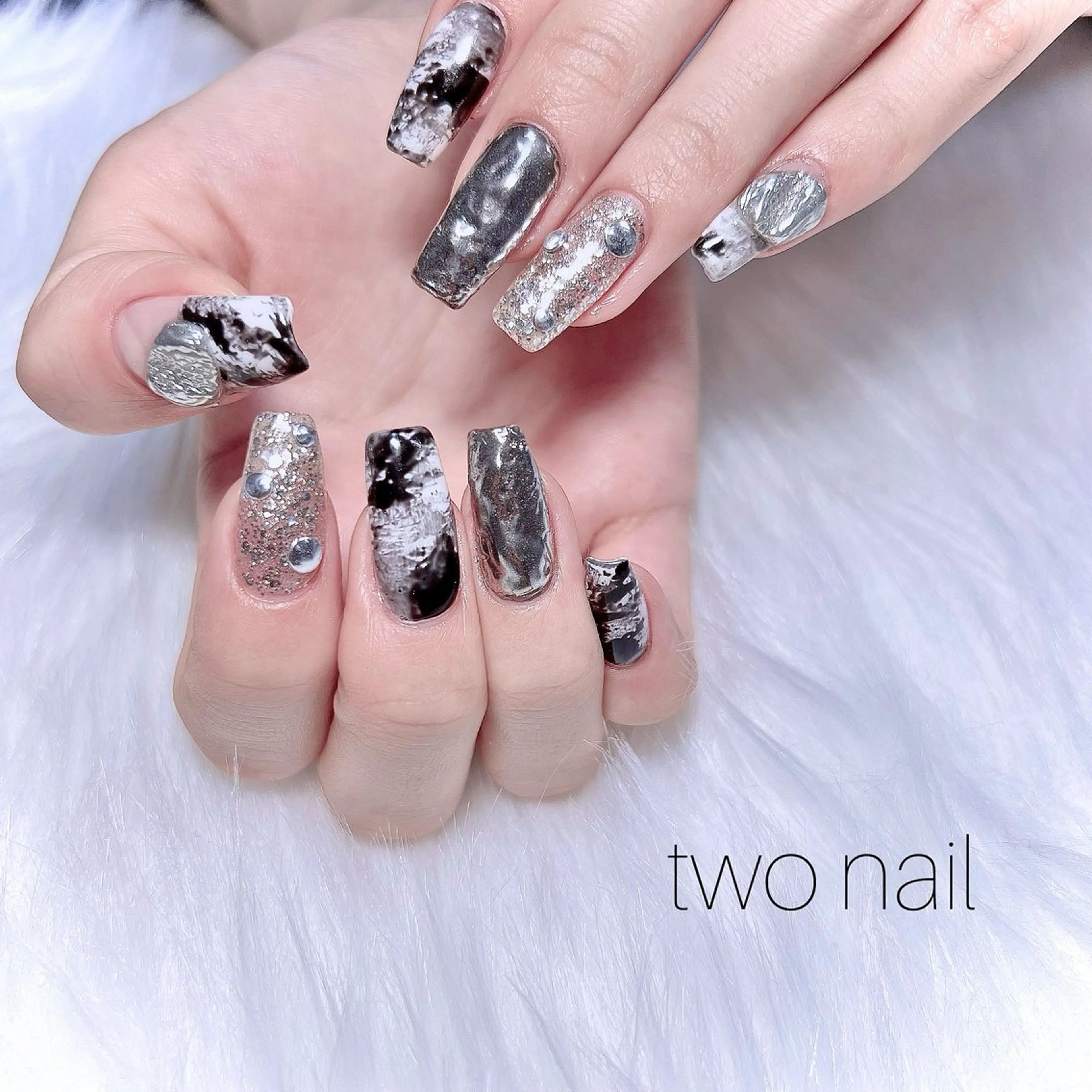 ネイル アートネイル ネイルチップ ホワイト ハンドネイル two nailのネイルデザイン