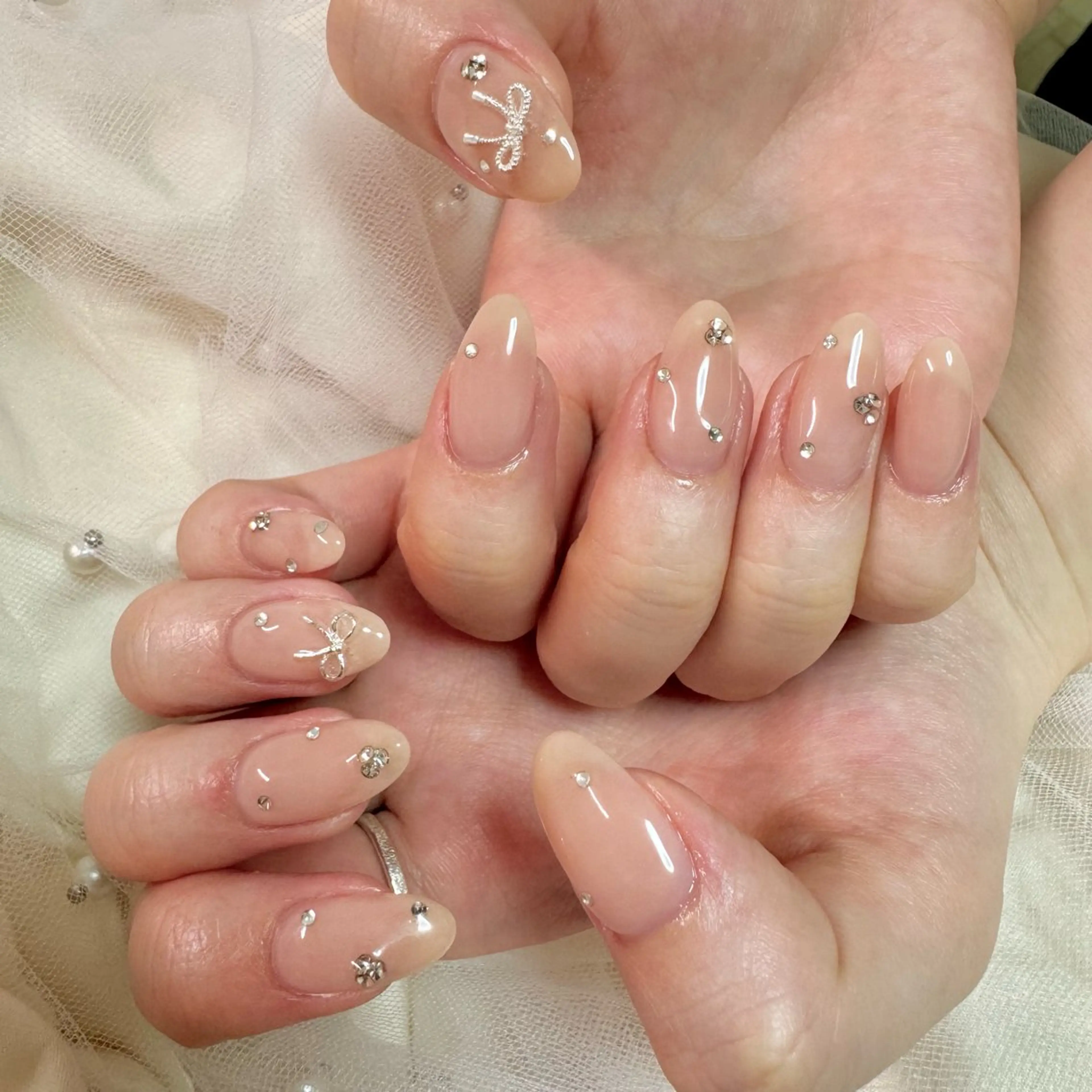 ネイル ガーリー ハンドネイル nail salon e'mu💐のネイルデザイン