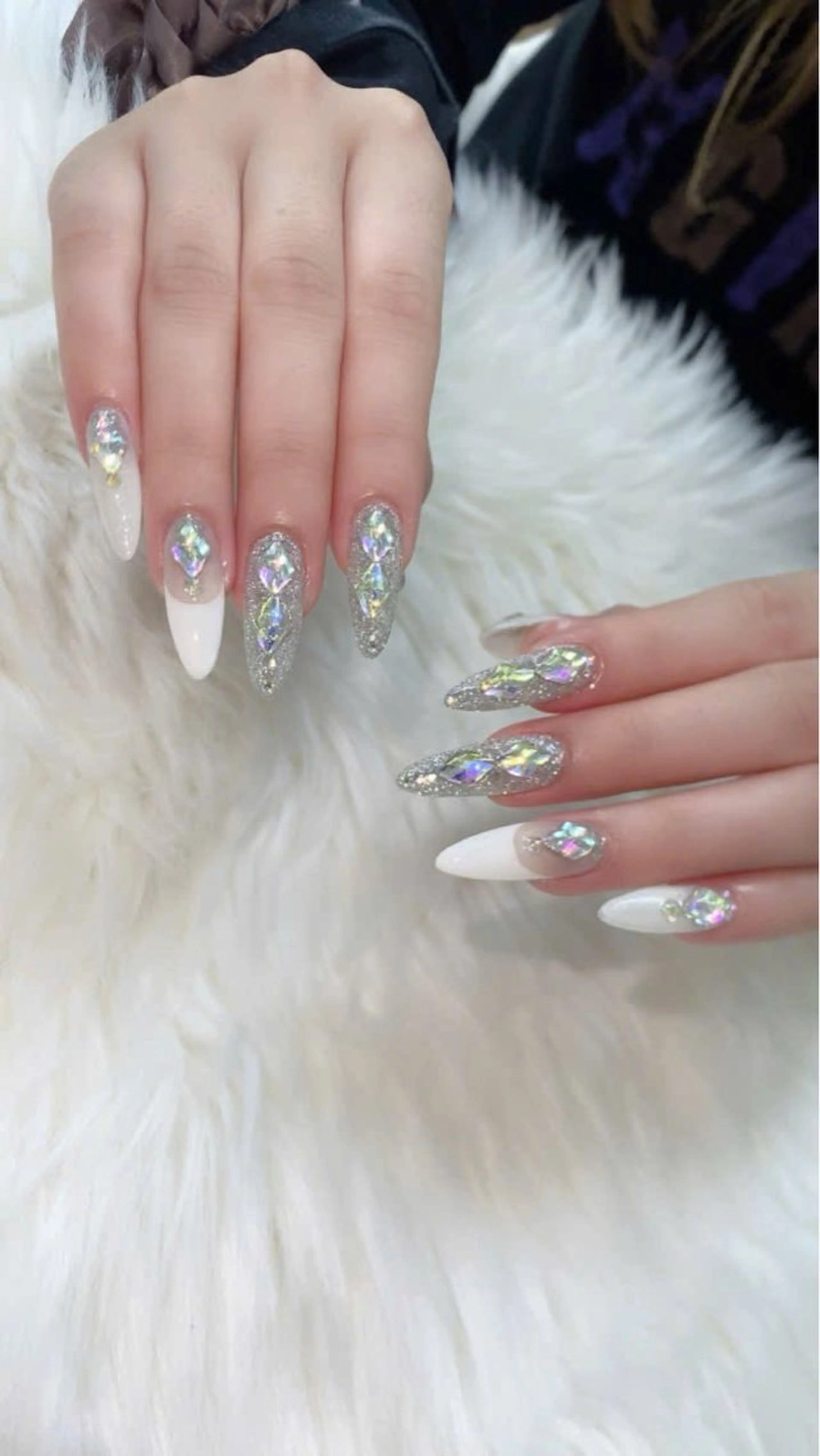 ネイル フレンチネイル グラデーション キラキラネイル 韓国ネイル マグネットネイル ハンドネイル ハンドケア Hara Nail 【パラジェル使用】のネイルデザイン