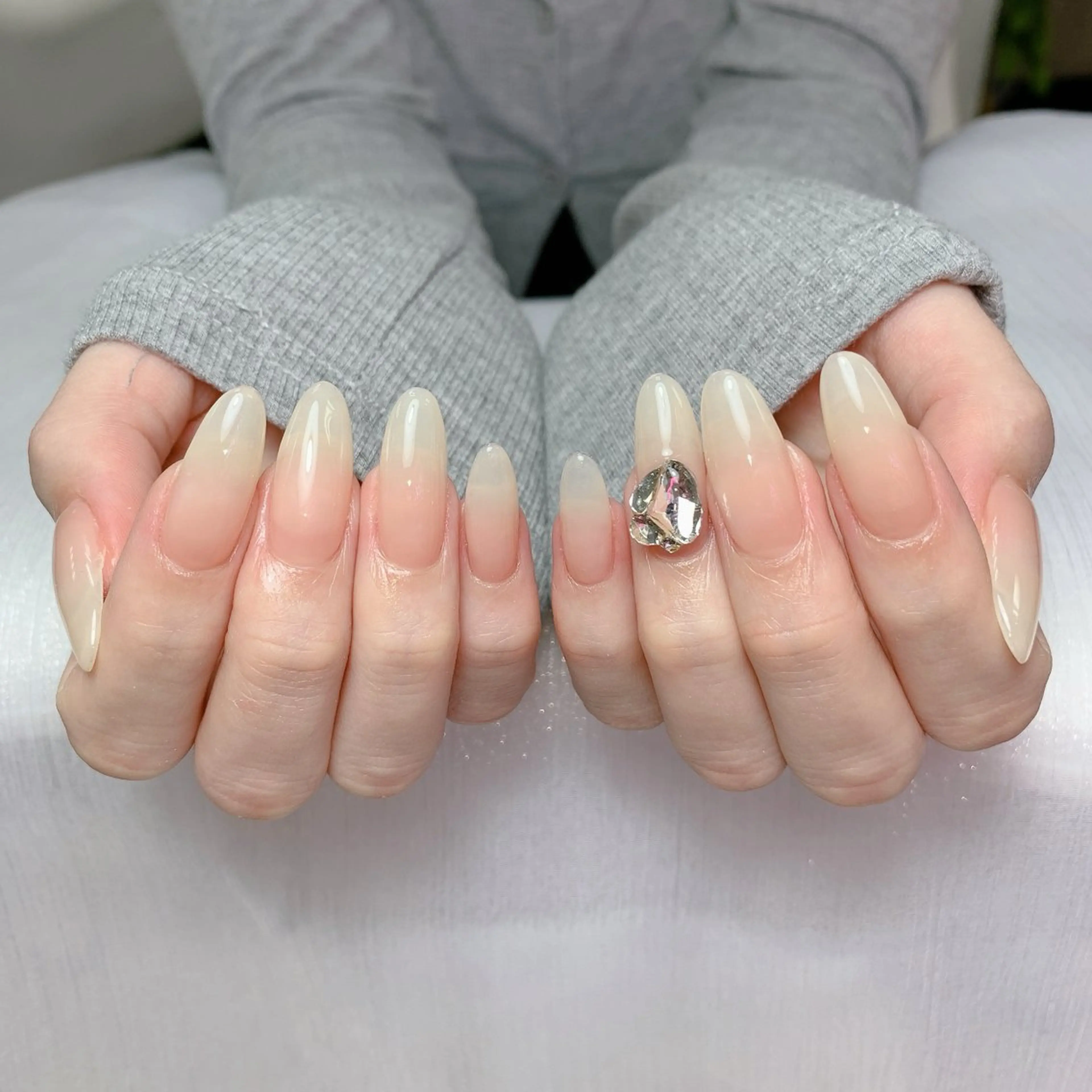 ネイル ボルドー チークネイル キラキラネイル マグネットネイル ニュアンスネイル ハンドネイル MaiBeauty Niのネイルデザイン