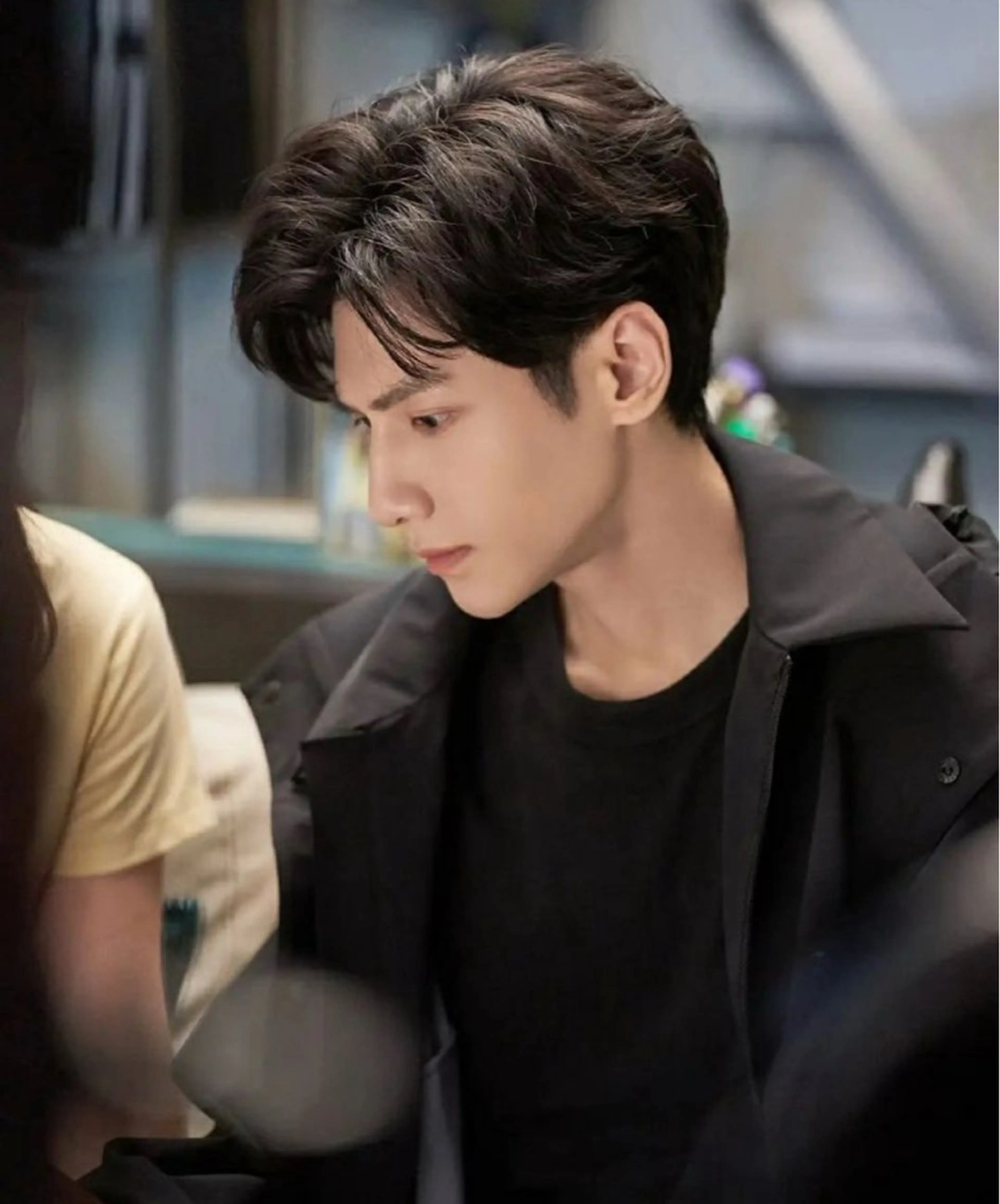 メンズ カット ヘアカラー パーマ メンズセンターパート 🇰🇷wakanaのヘアスタイル