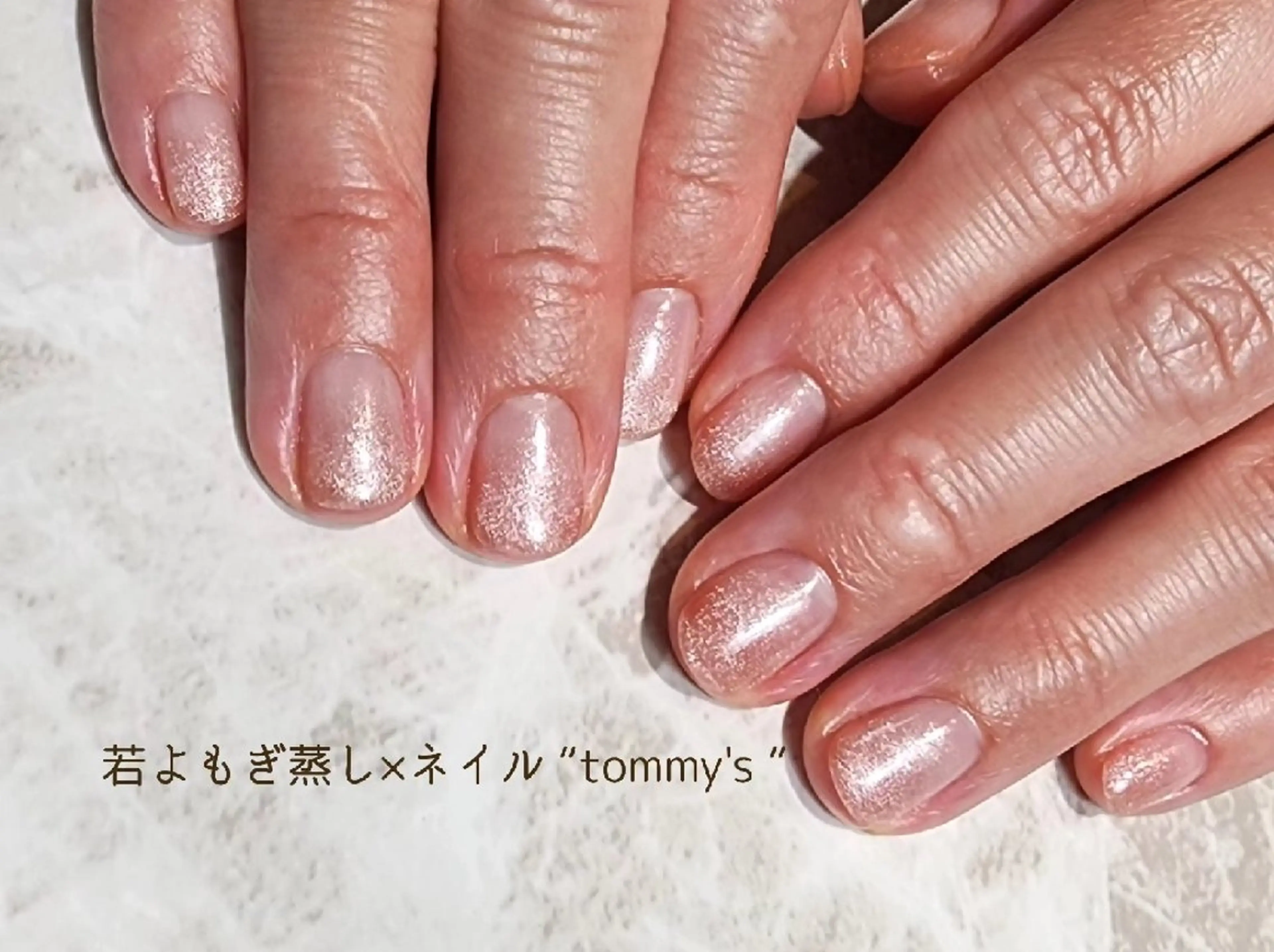 ネイル ジェルネイル グラデーション ラメ(グリッター) ラメグラデーション ミラーネイル ハンドネイル tommy's nail所属・福岡/若よもぎ蒸し 全身美容が叶うサロンのネイルデザイン