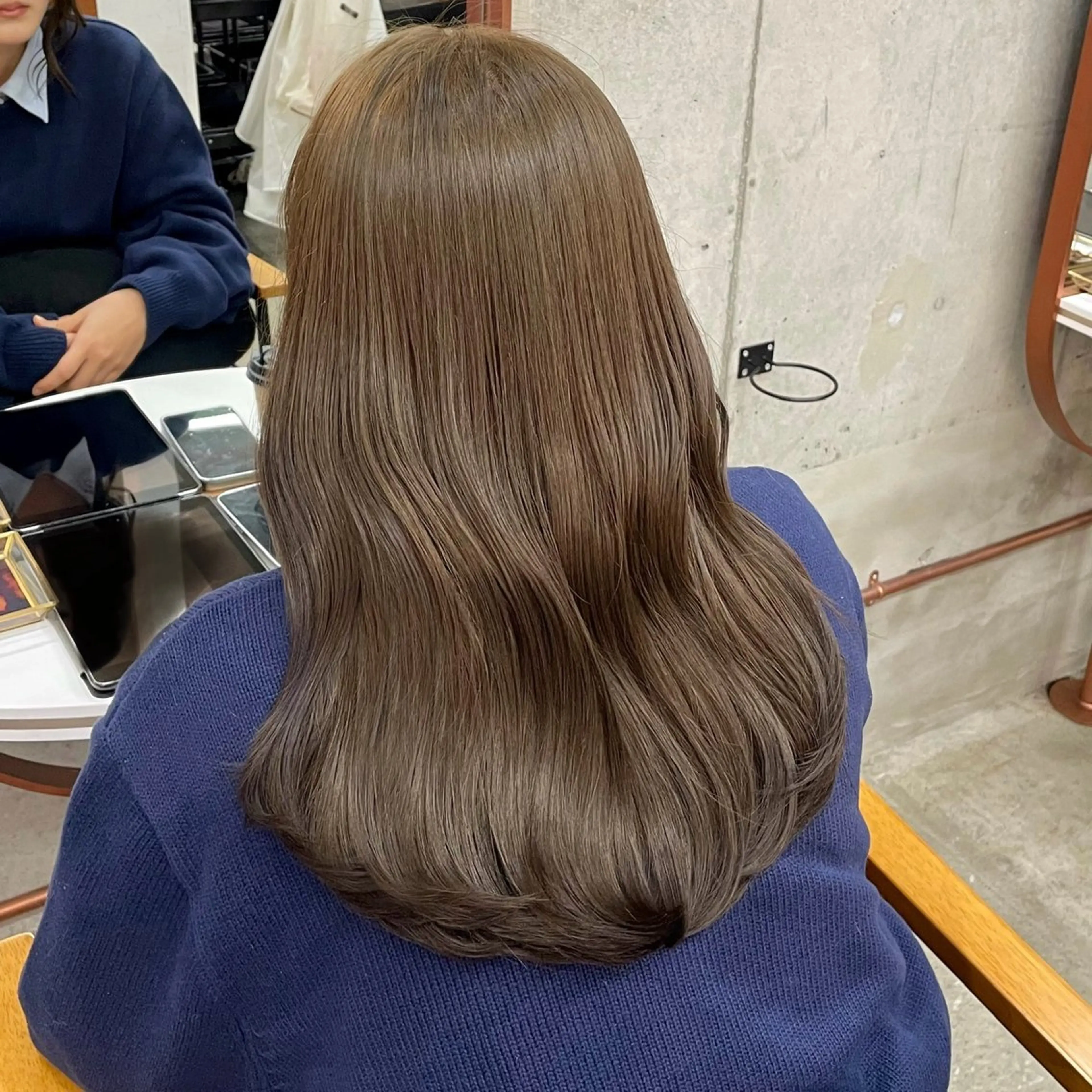 ロング カラー ベージュカラー オリーブベージュ カット ヘアカラー トリートメント noii / 伊藤 愛莉のヘアスタイル