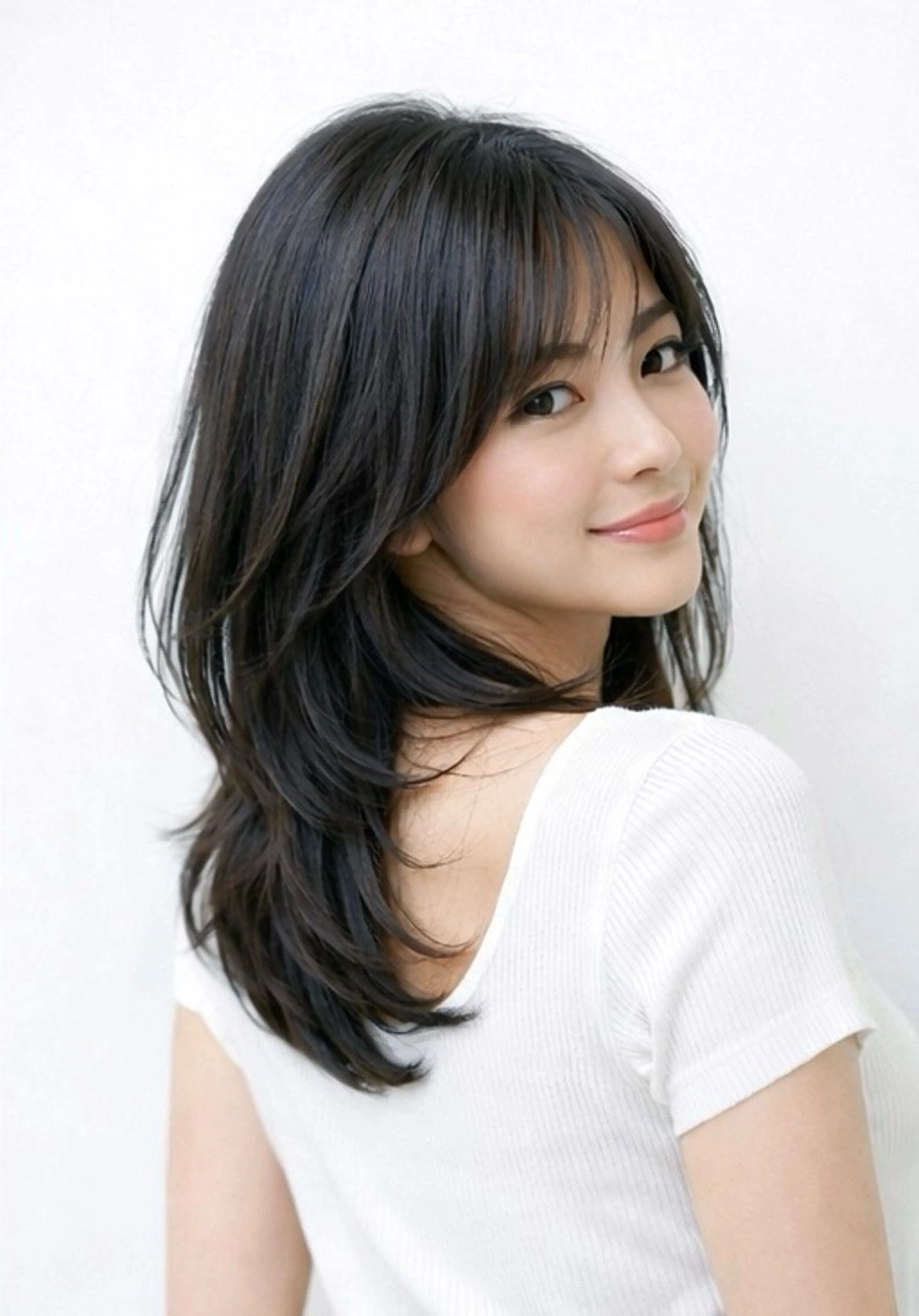 ミディアム カラー ミディアムレイヤー ハッシュカット レイヤーカット カット ヘアカラー 池袋レイヤーカット/ 顔まわりtaigaのヘアスタイル